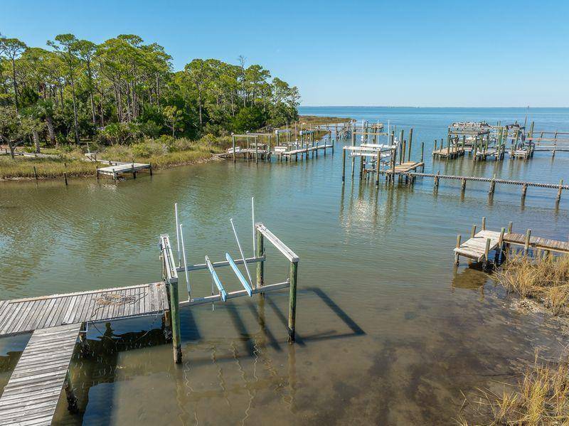 St. George Island, FL 32328,527 W Sawyer St