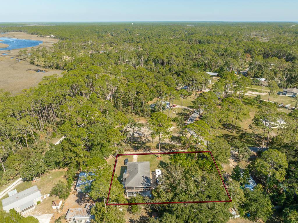 Carrabelle, FL 32322,811 Bruce Ave