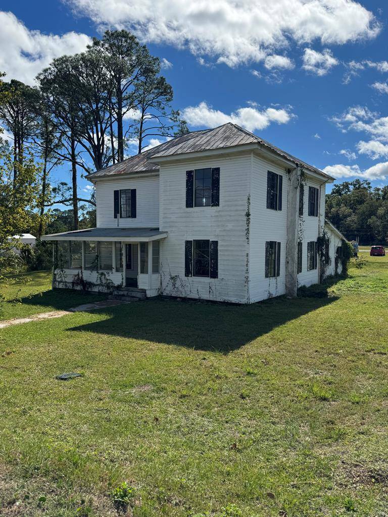 Carrabelle, FL 32322,303 Se Ave B