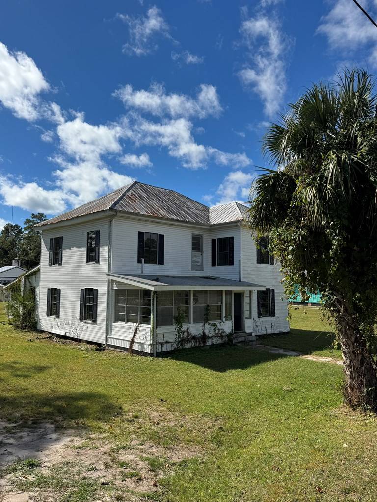 Carrabelle, FL 32322,303 Se Ave B