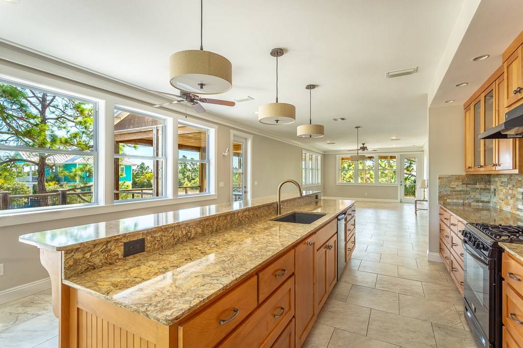 St. George Island, FL 32328,601 W Pine Ave