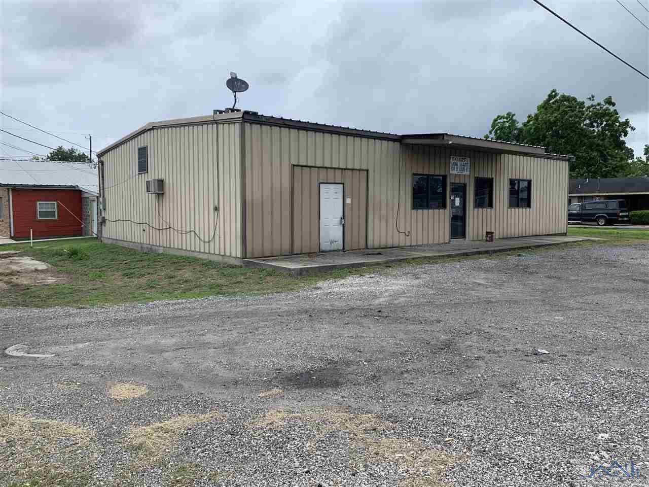 Raceland, LA 70394,824 St Louis St