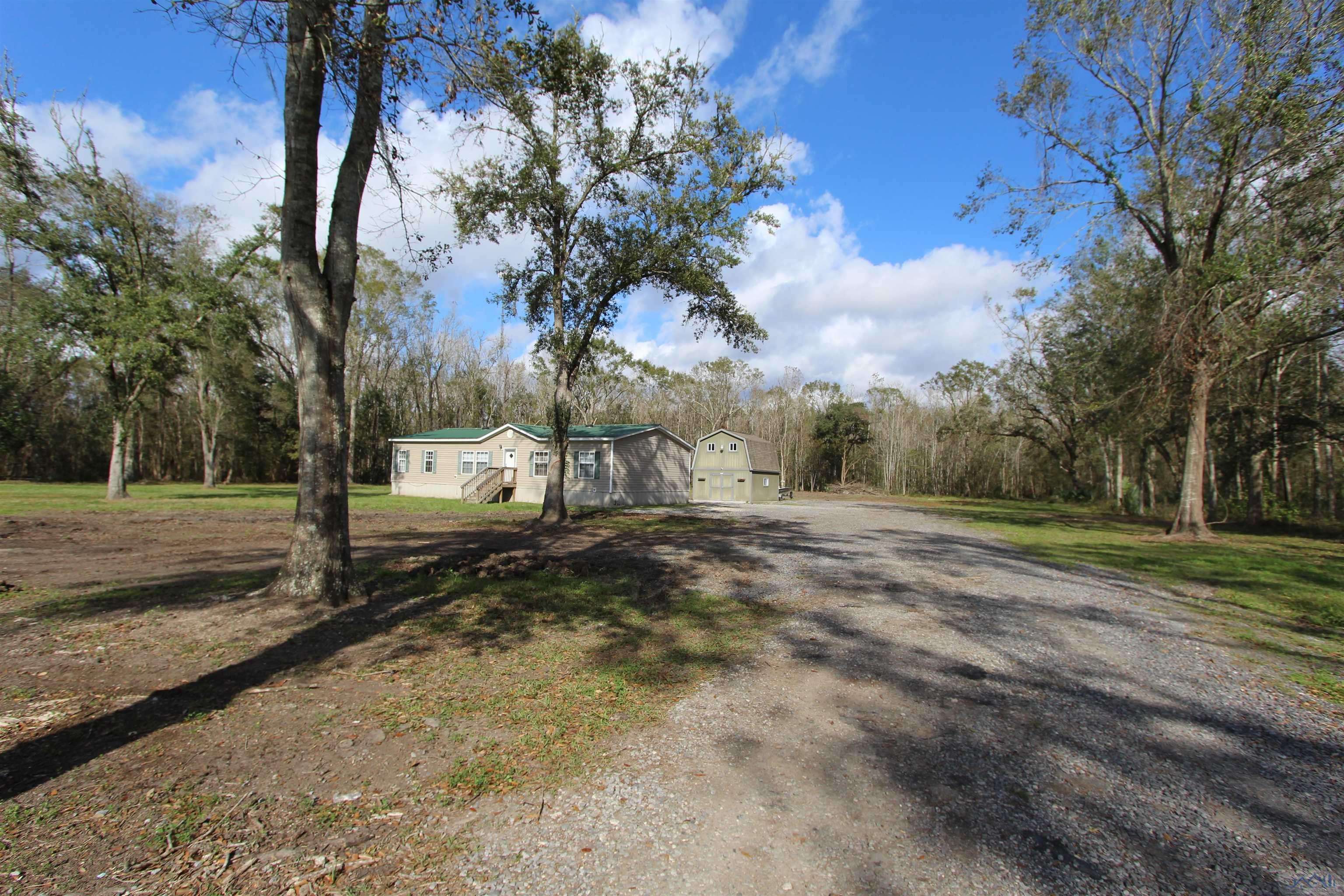 Gibson, LA 70356,6172 North Bayou Black Drive