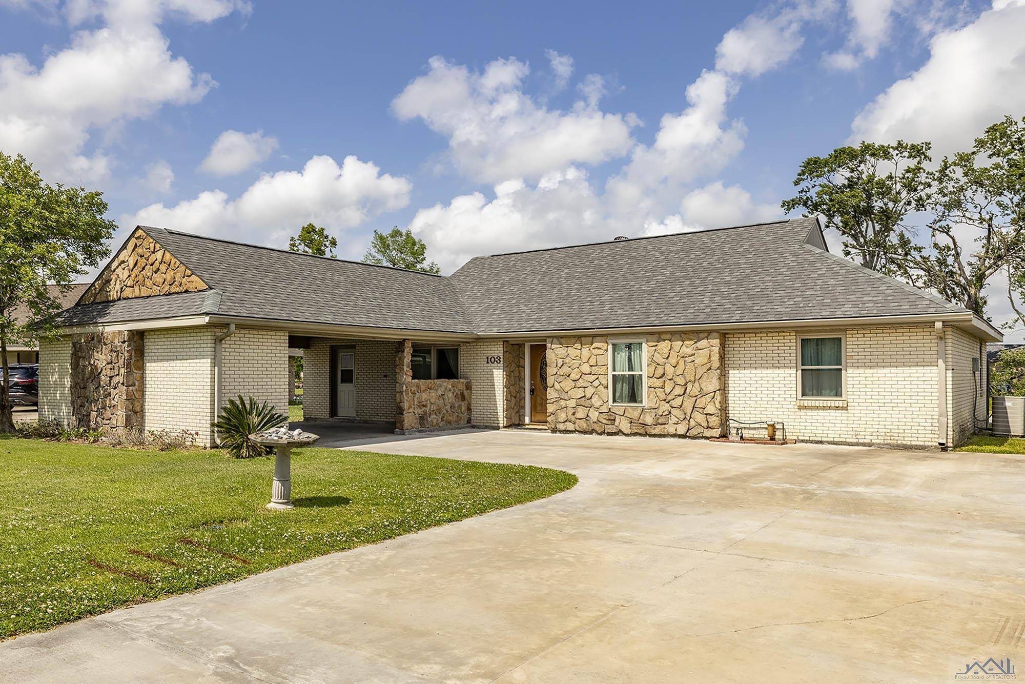 Houma, LA 70363,103 Mechant Dr.