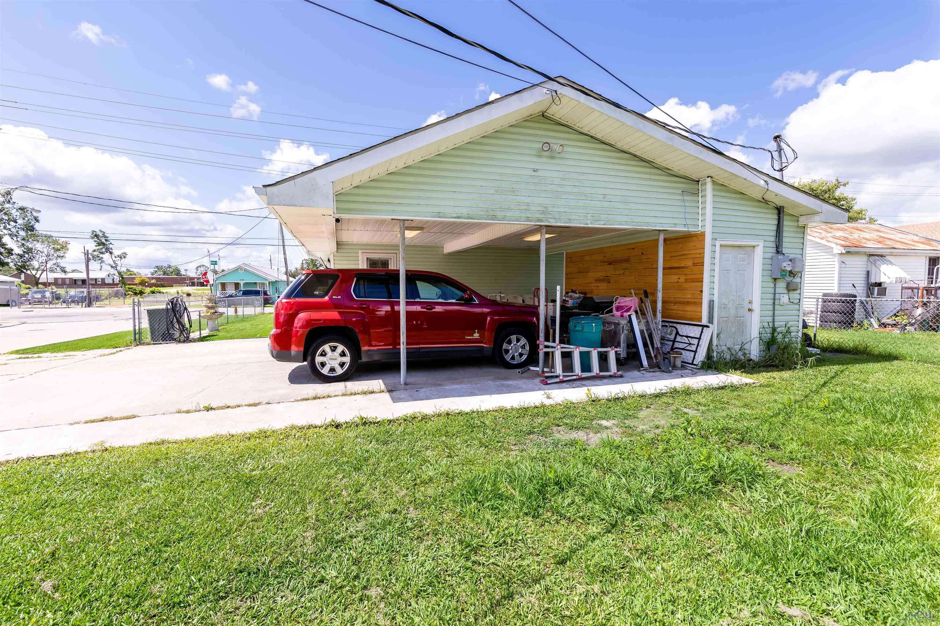 Houma, LA 70363,8585 Park Avenue