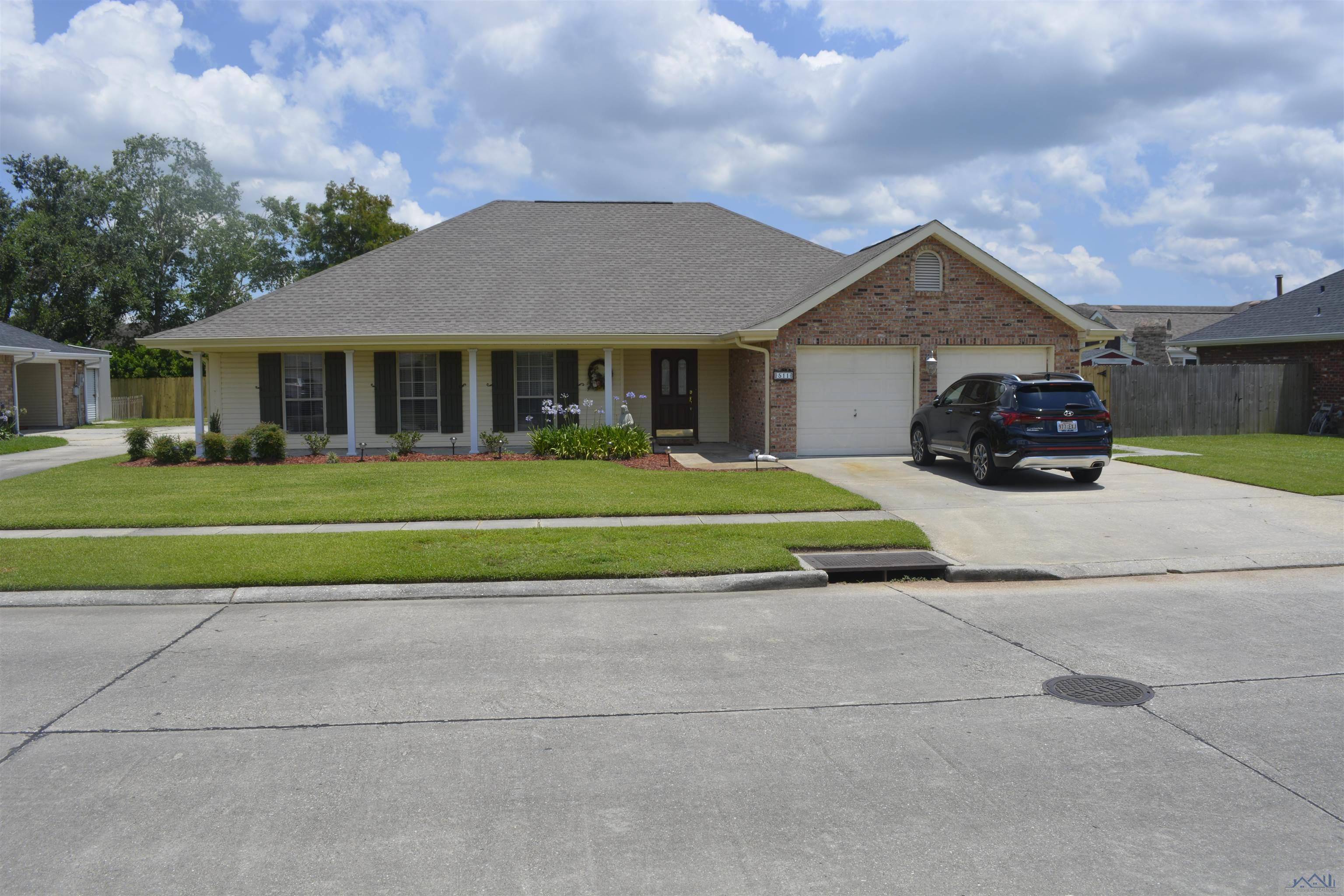 Houma, LA 70360,511 Katie Dr