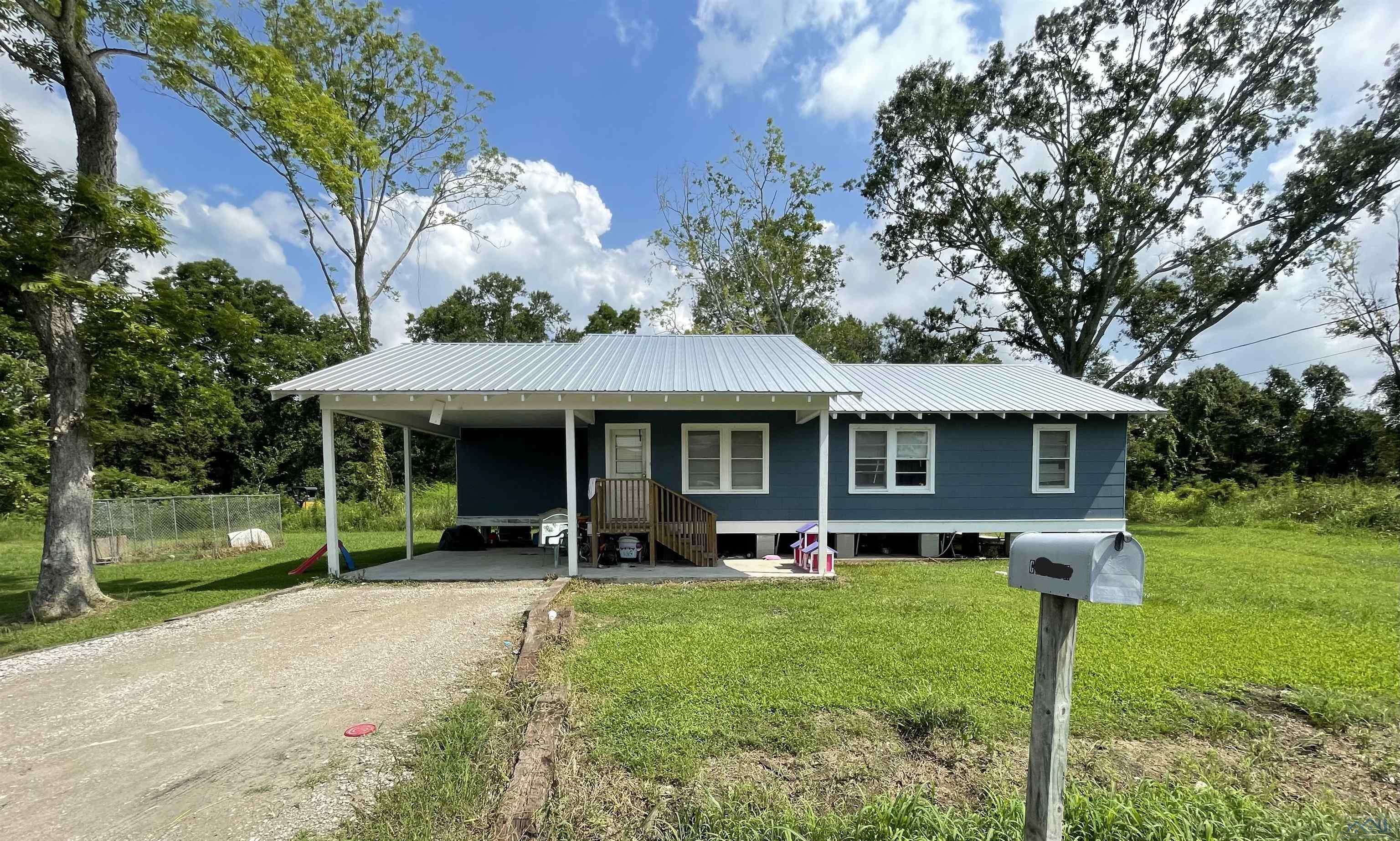 Napoleonville, LA 70341,120 Louis Lane