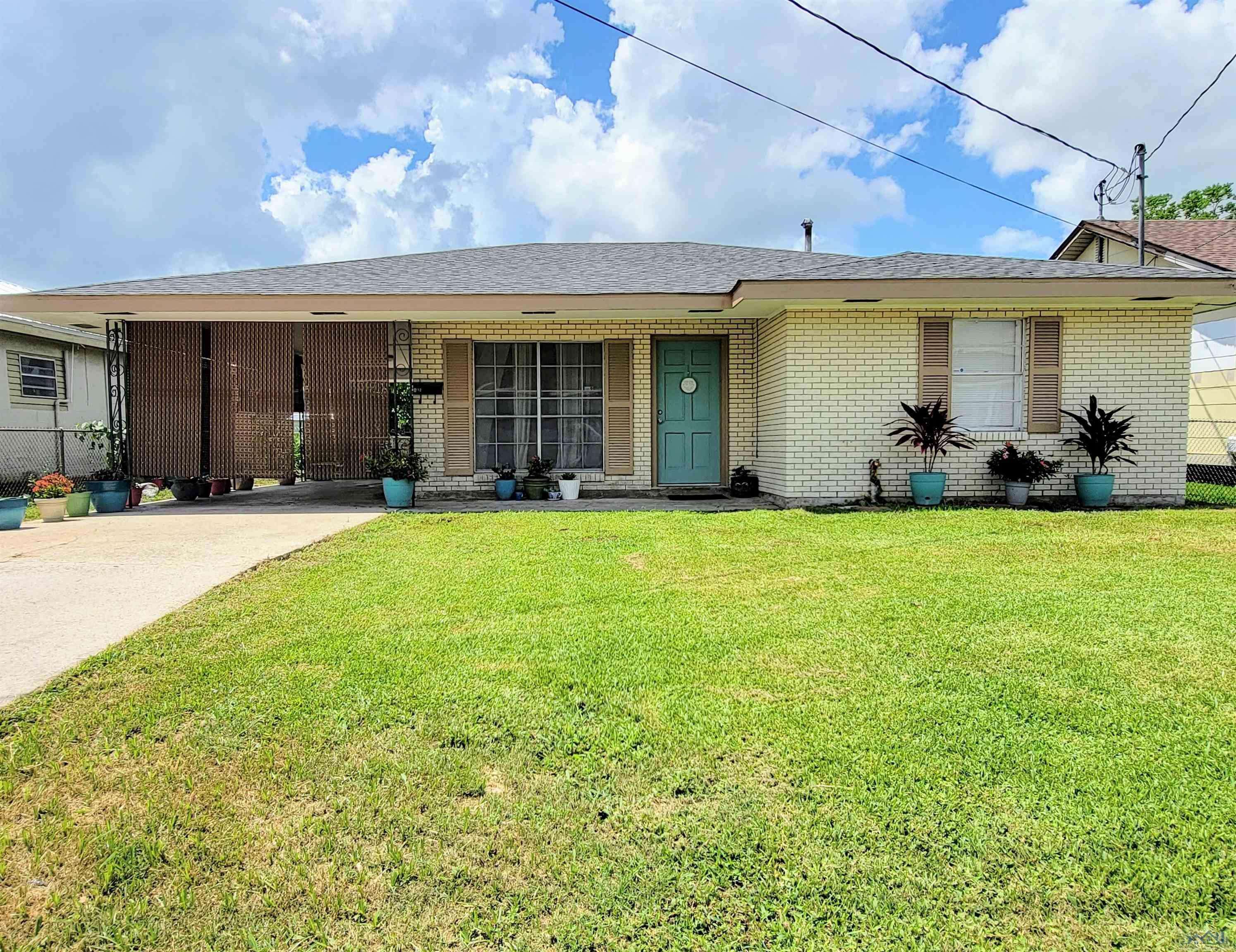 Houma, LA 70364,8182 Gum St