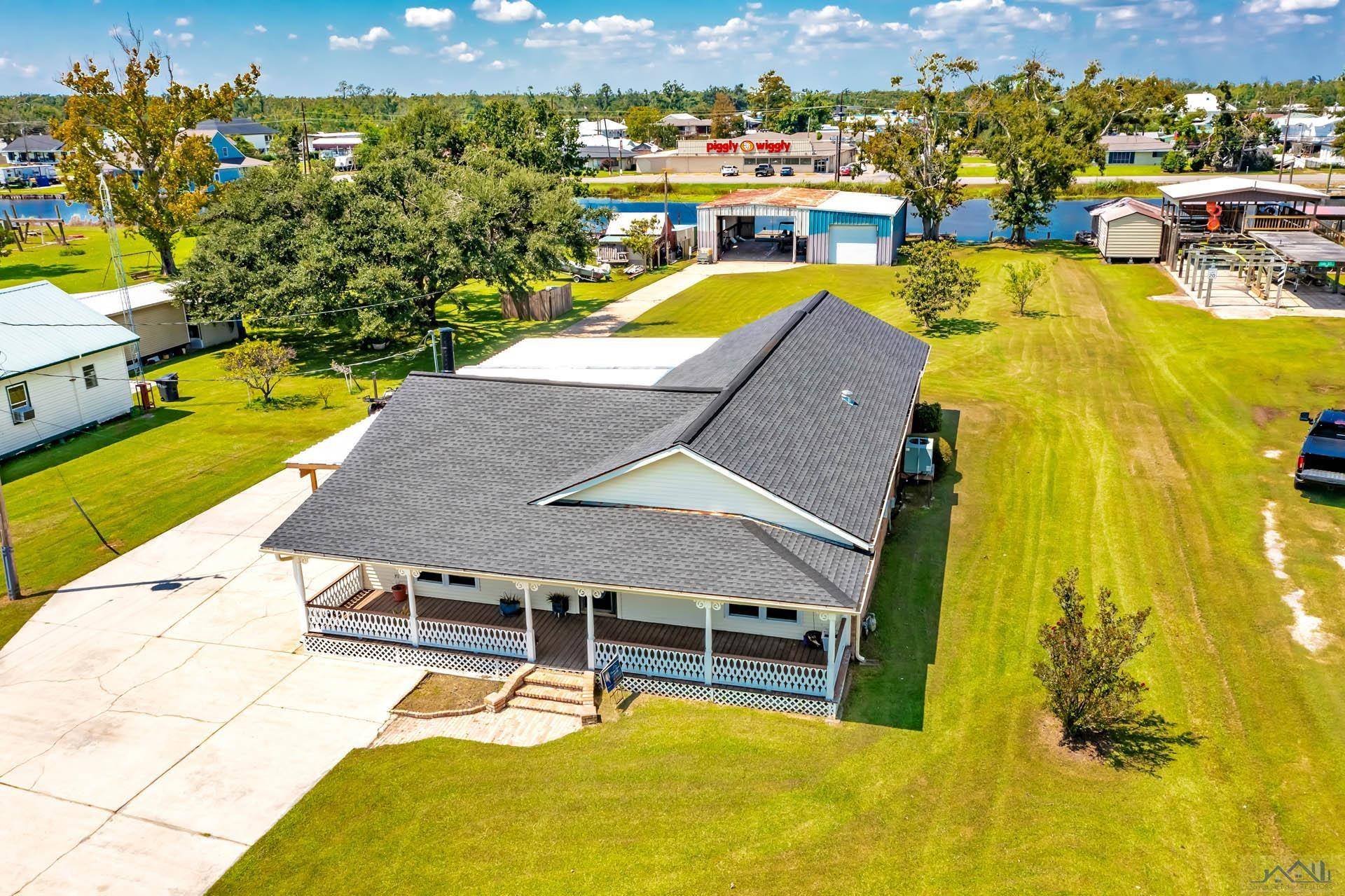 Chauvin, LA 70344,5256 Bayouside Dr