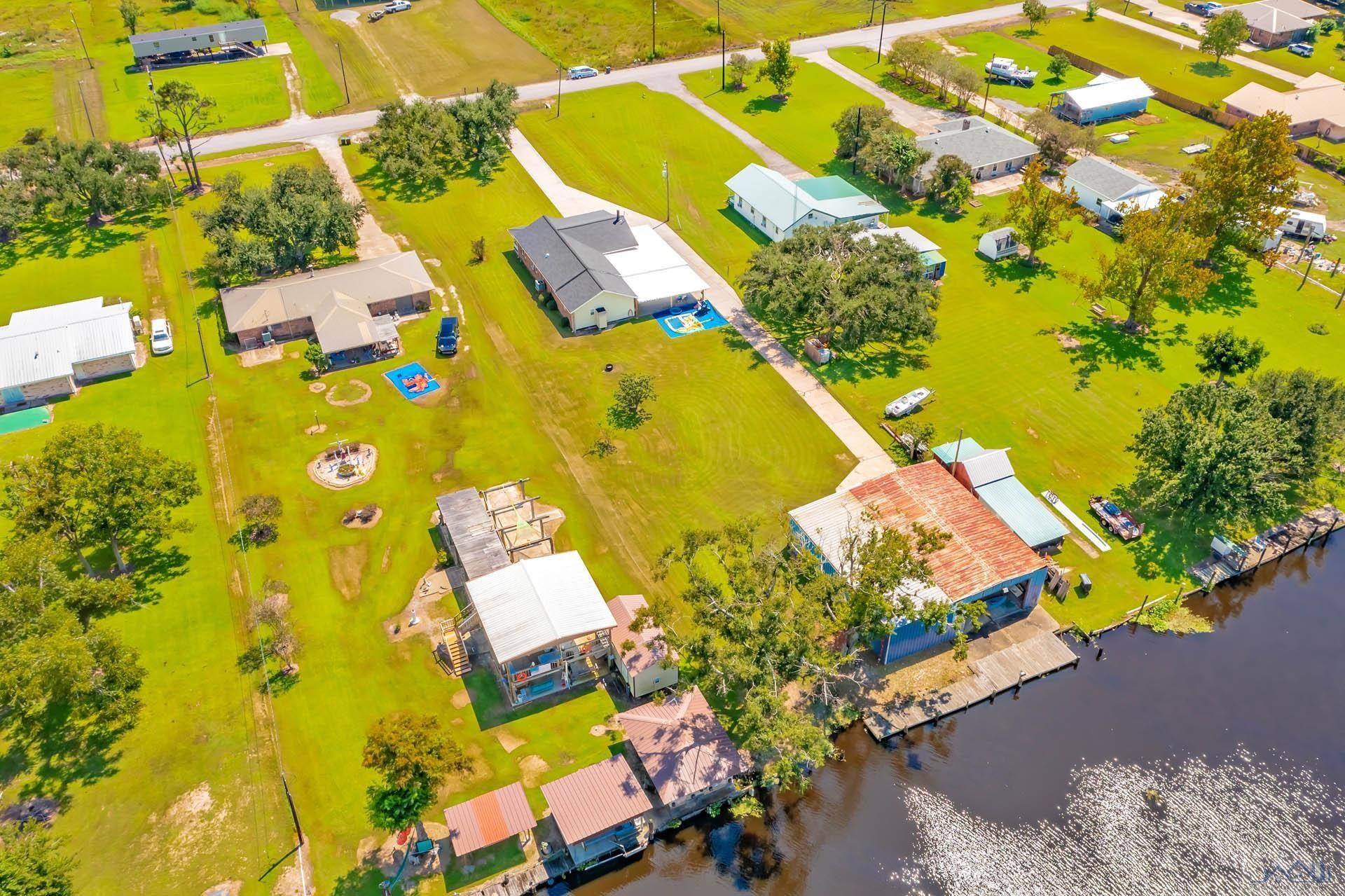 Chauvin, LA 70344,5256 Bayouside Dr