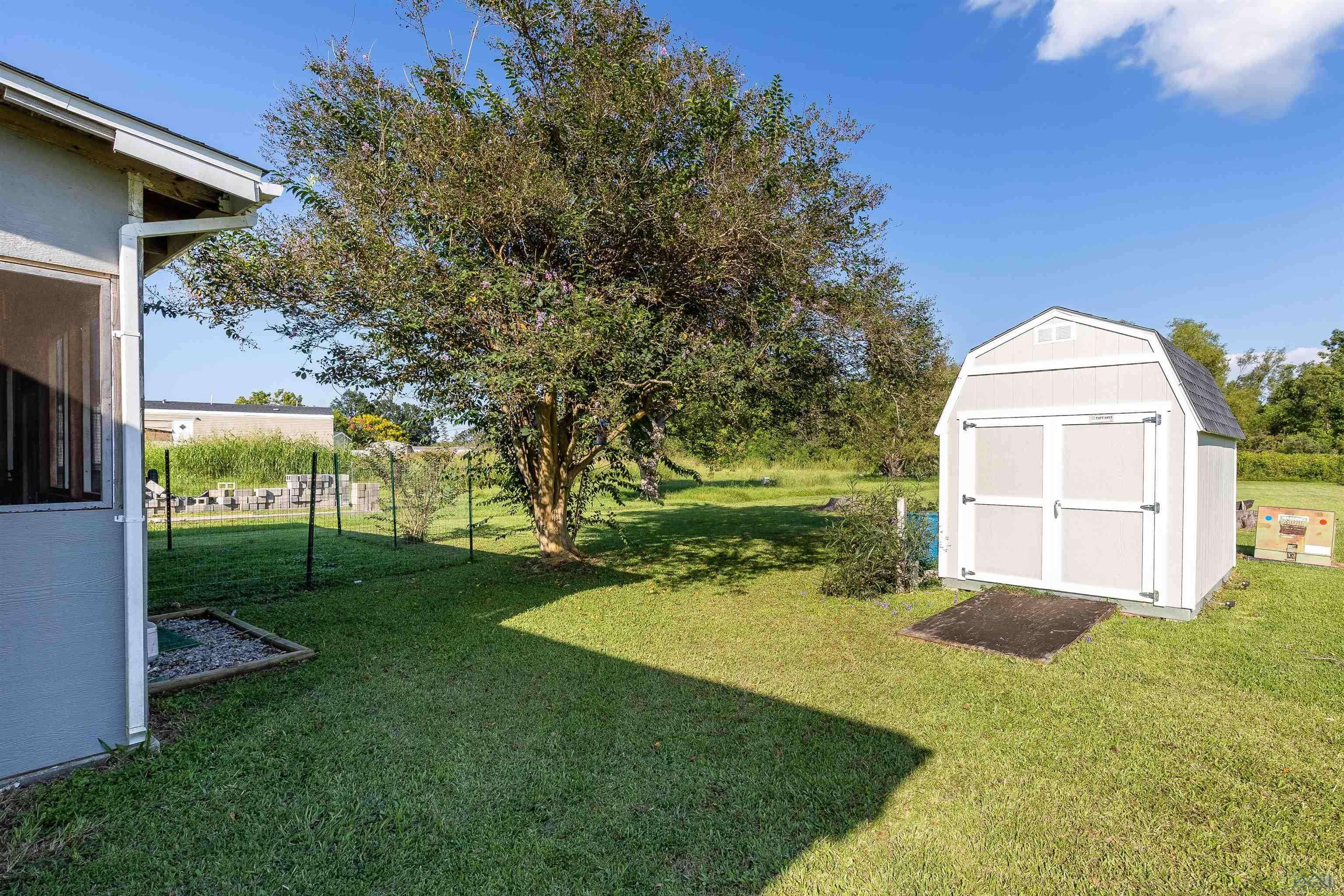 Houma, LA 70363,102 Vikki Drive