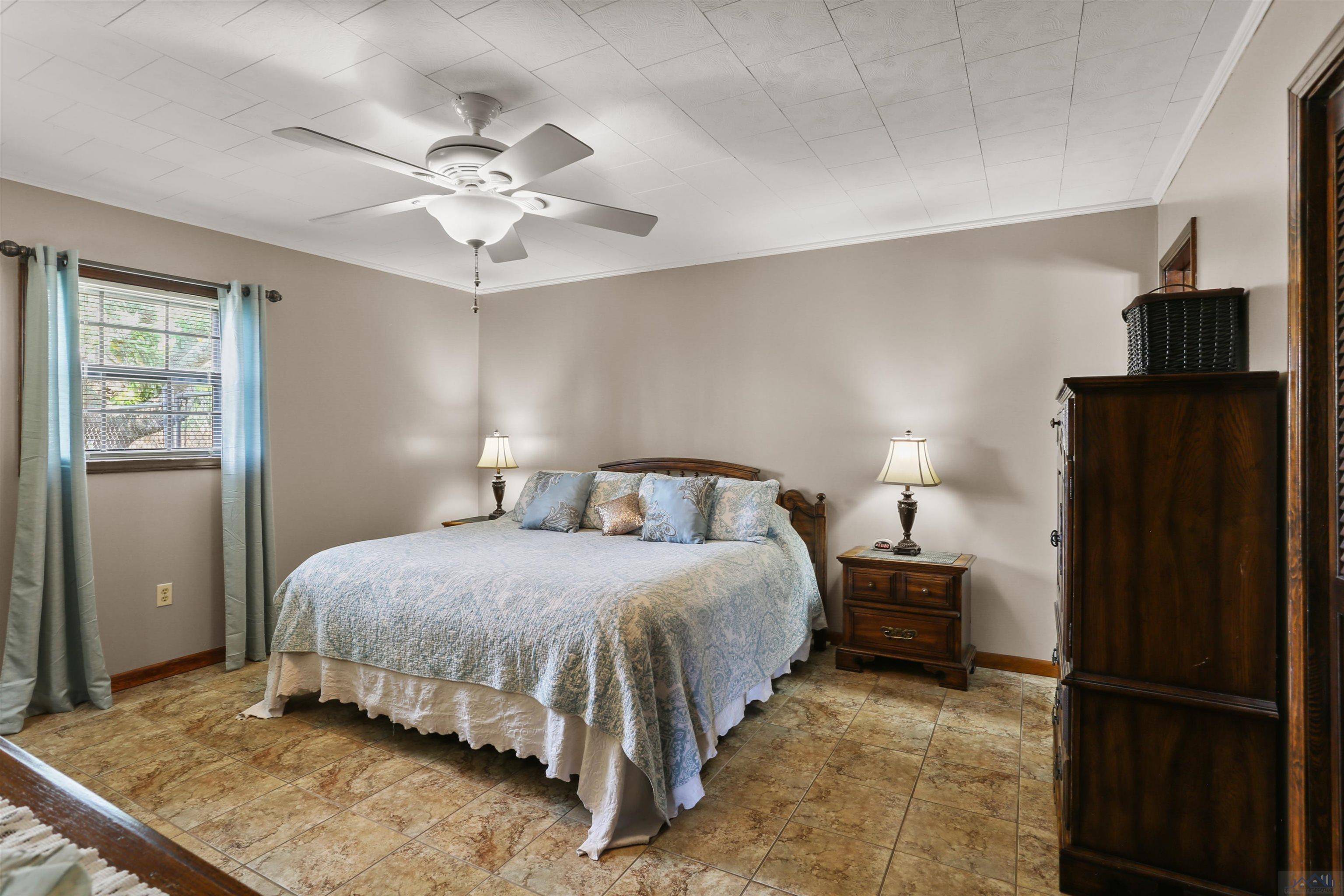 Houma, LA 70364,208 Aline St