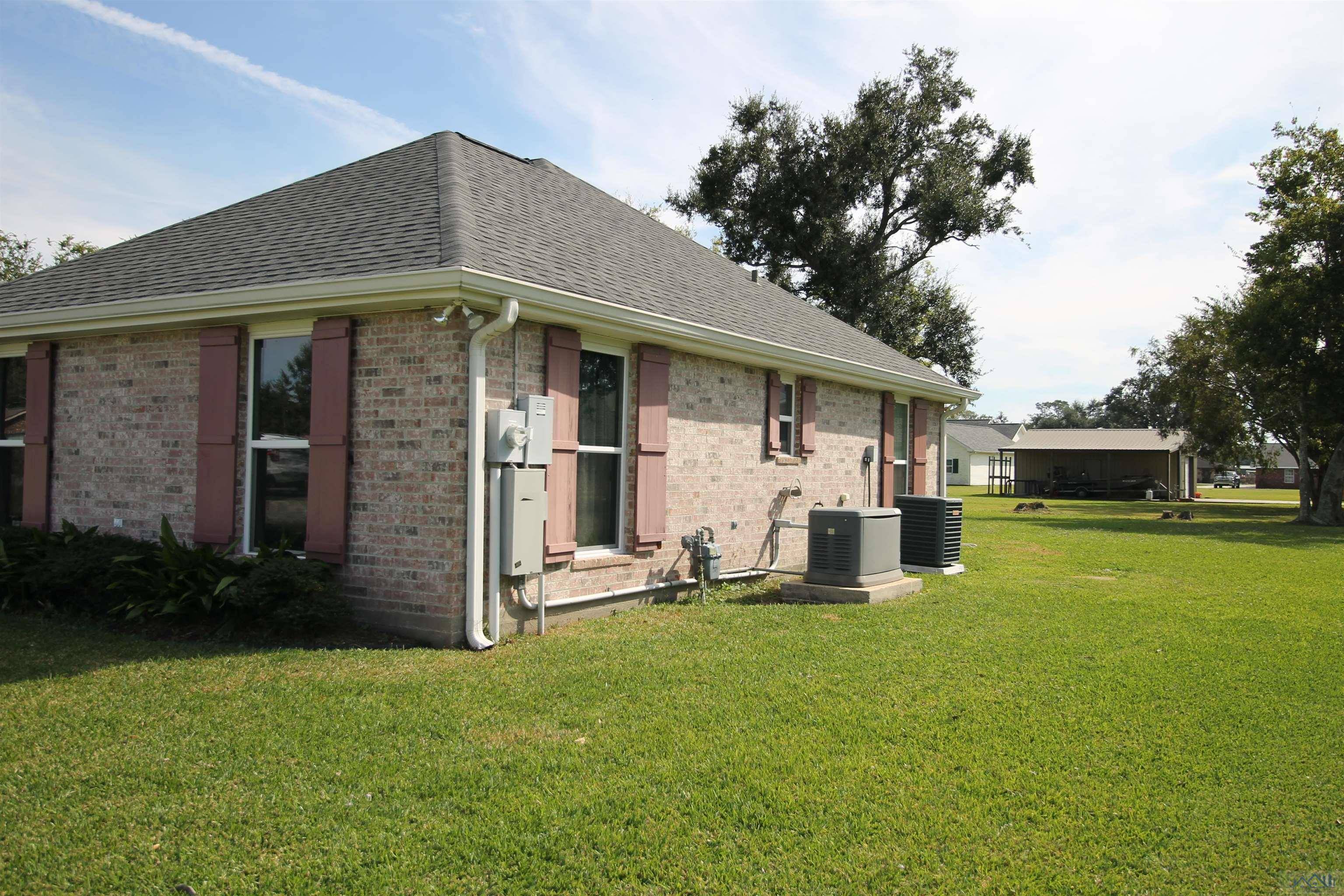 Raceland, LA 70394,113 Leona Dr