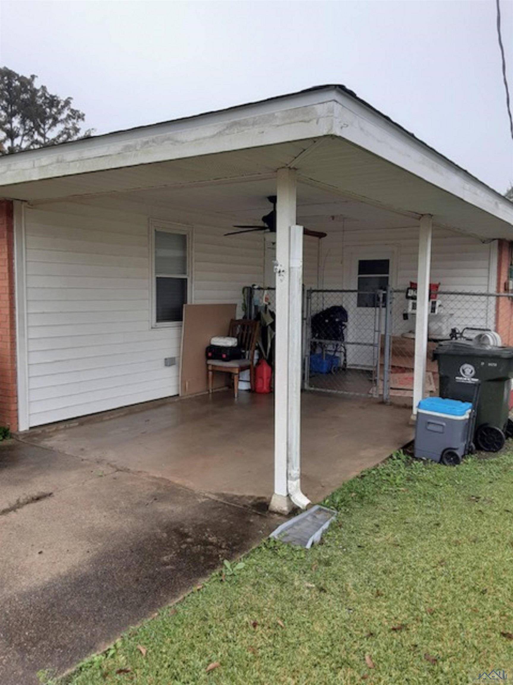 Houma, LA 70360,215 Mike St