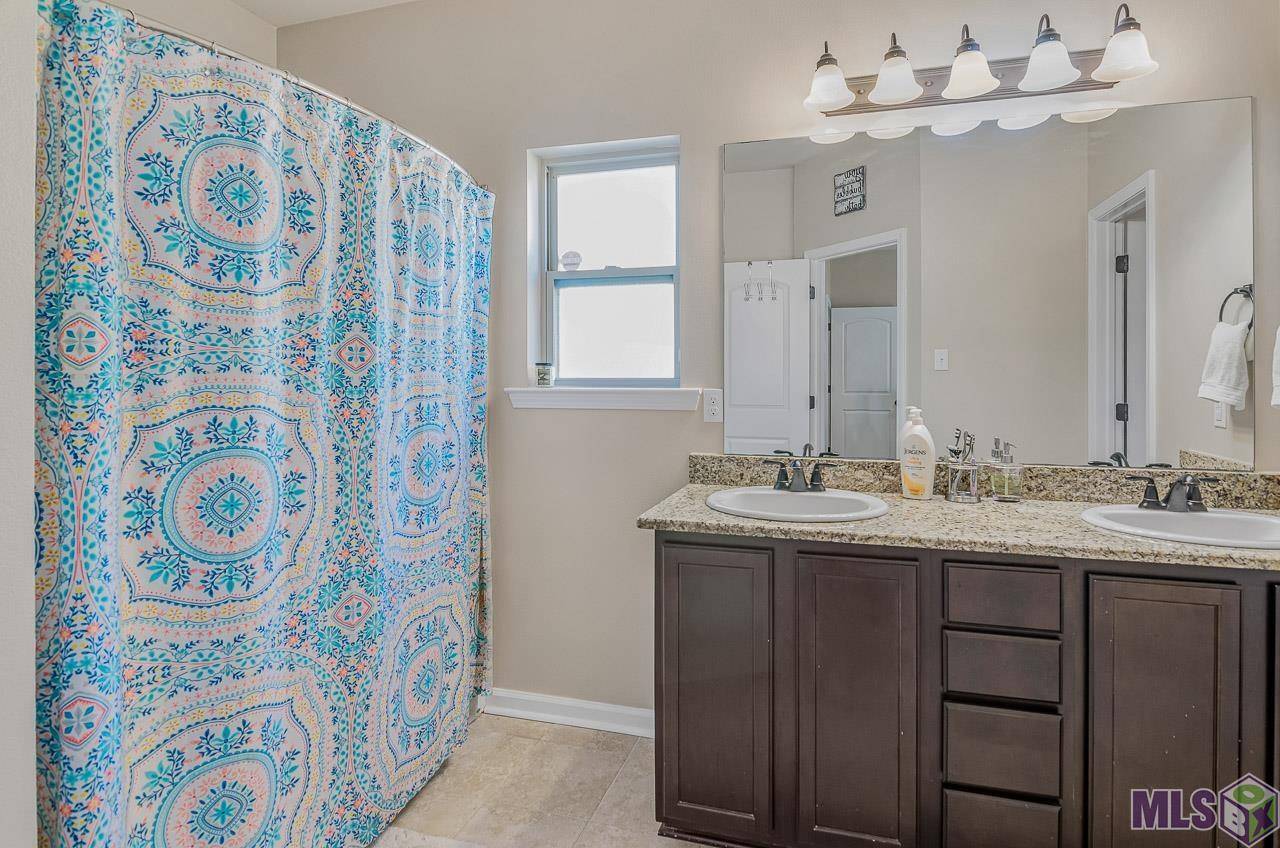 Denham Springs, LA 70726,13921 Arbor Walk Dr