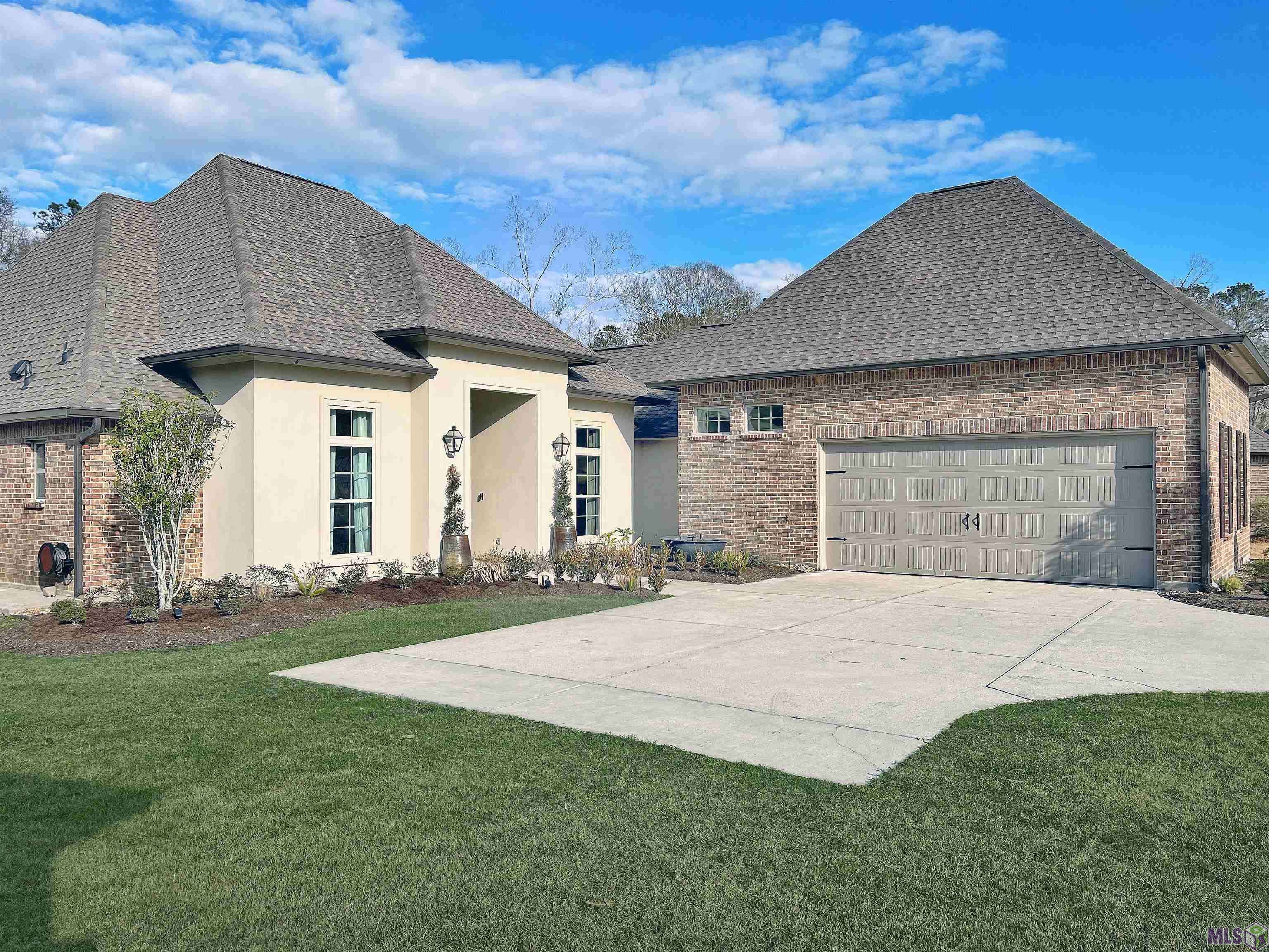 Baton Rouge, LA 70817,16337 Magnolia Trace Pkwy