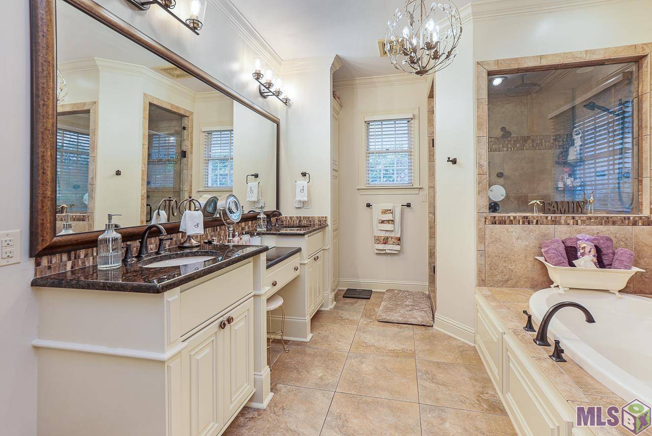 Saint George, LA 70810,625 High Lake Dr