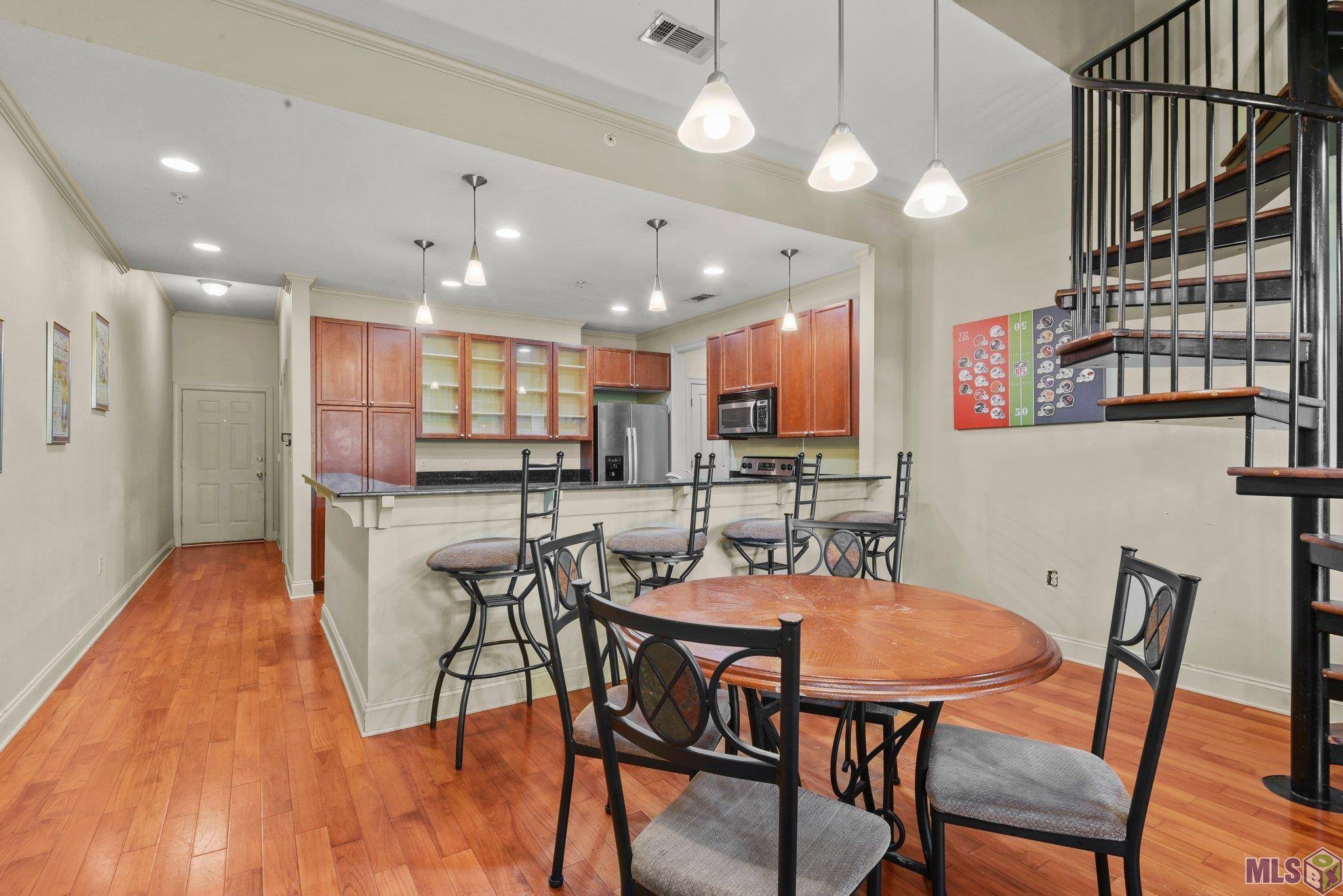 Baton Rouge, LA 70808,345 W Parker Blvd ##203