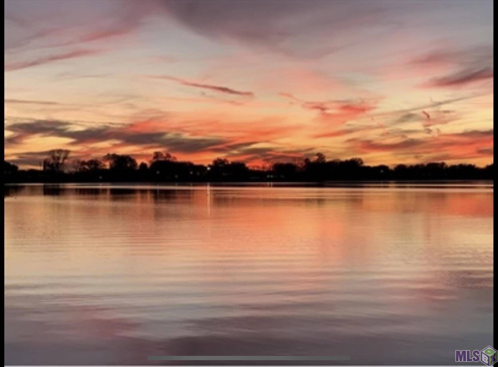 Oscar, LA 70762,8004 False River Dr