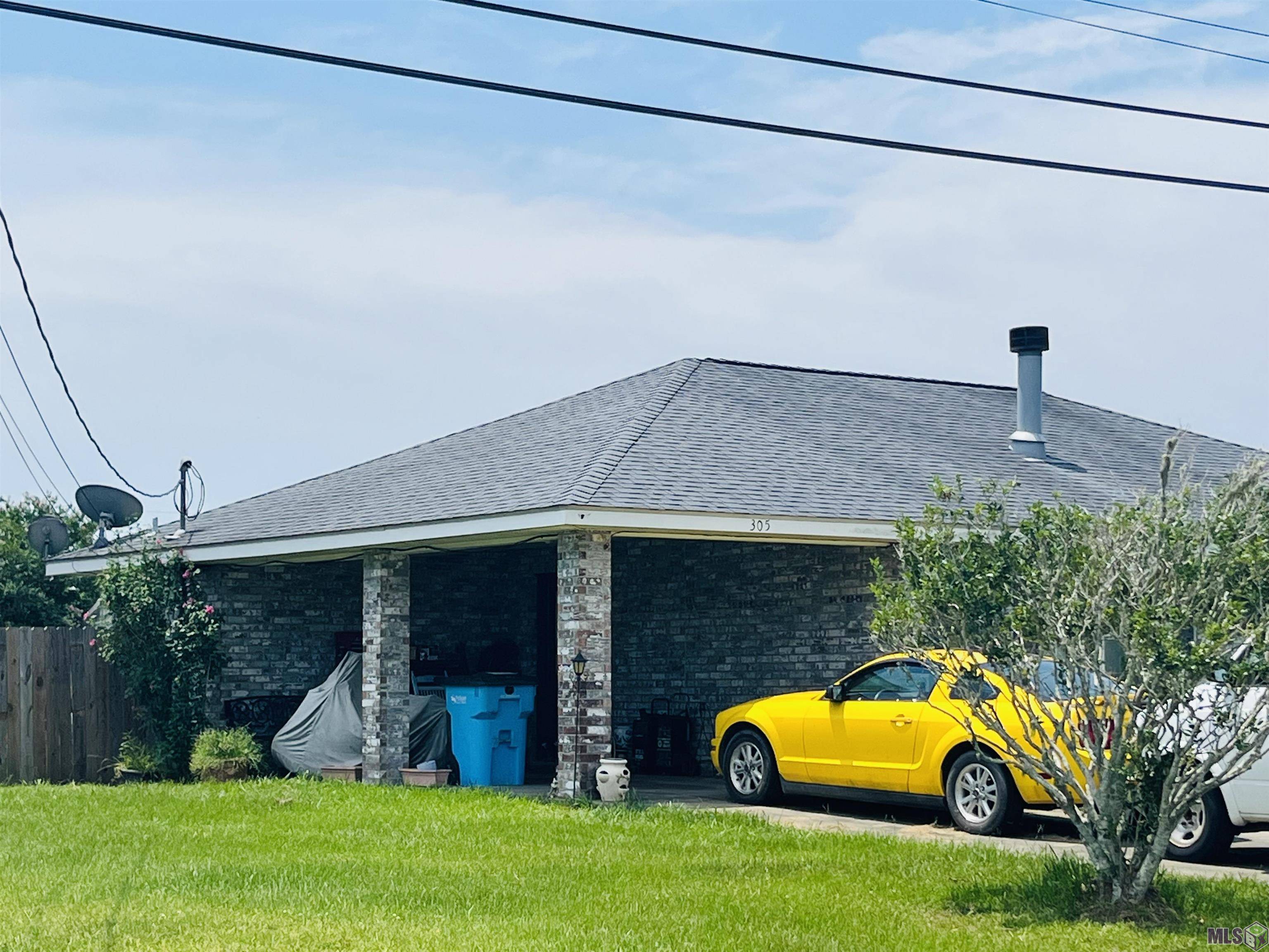 Patterson, LA 70392,305 Camille Dr
