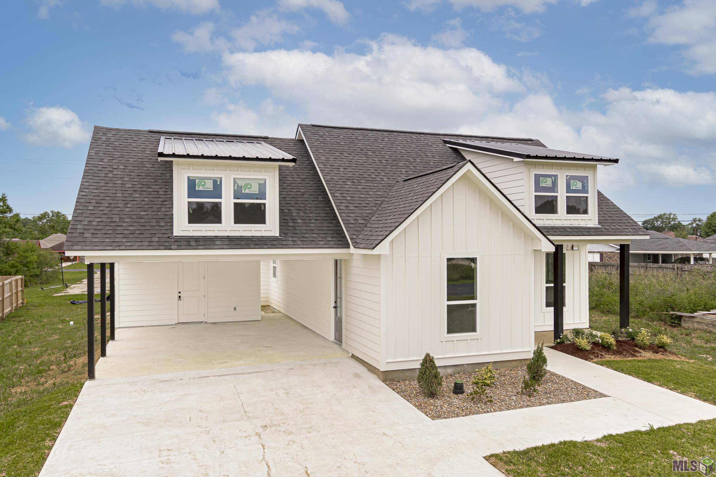 Zachary, LA 70791,18031 Martha Dr