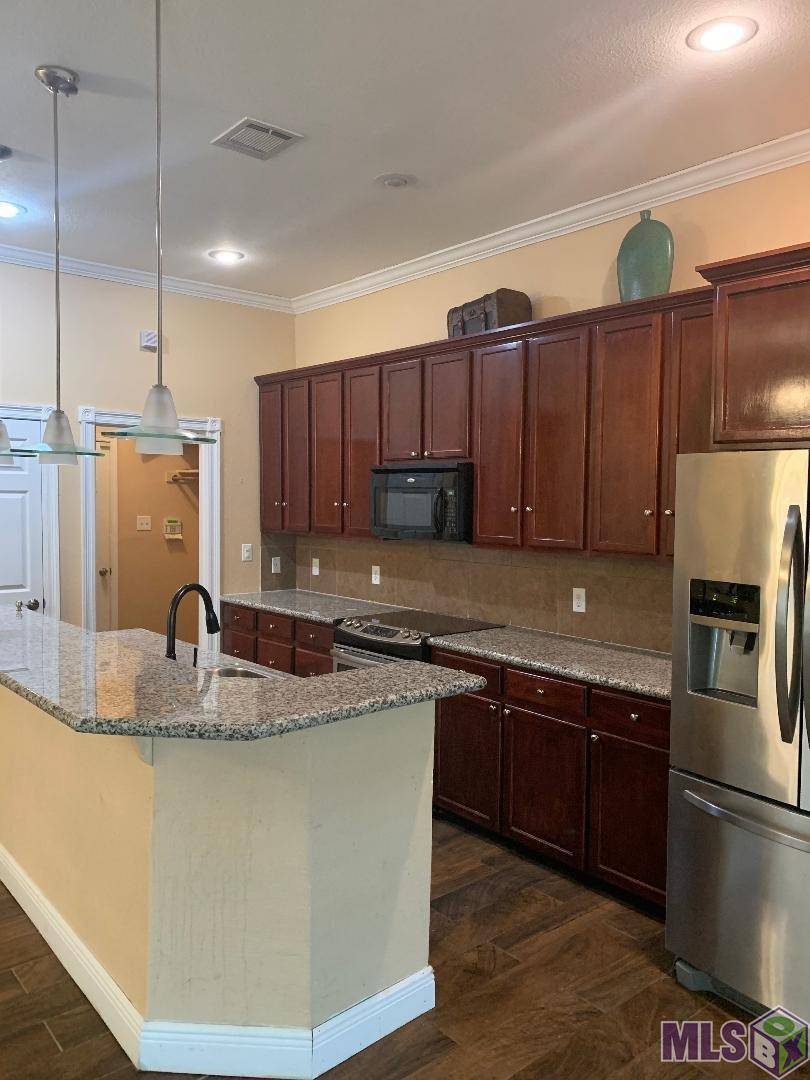 Baton Rouge, LA 70816,1919 Hunters Ridge Dr