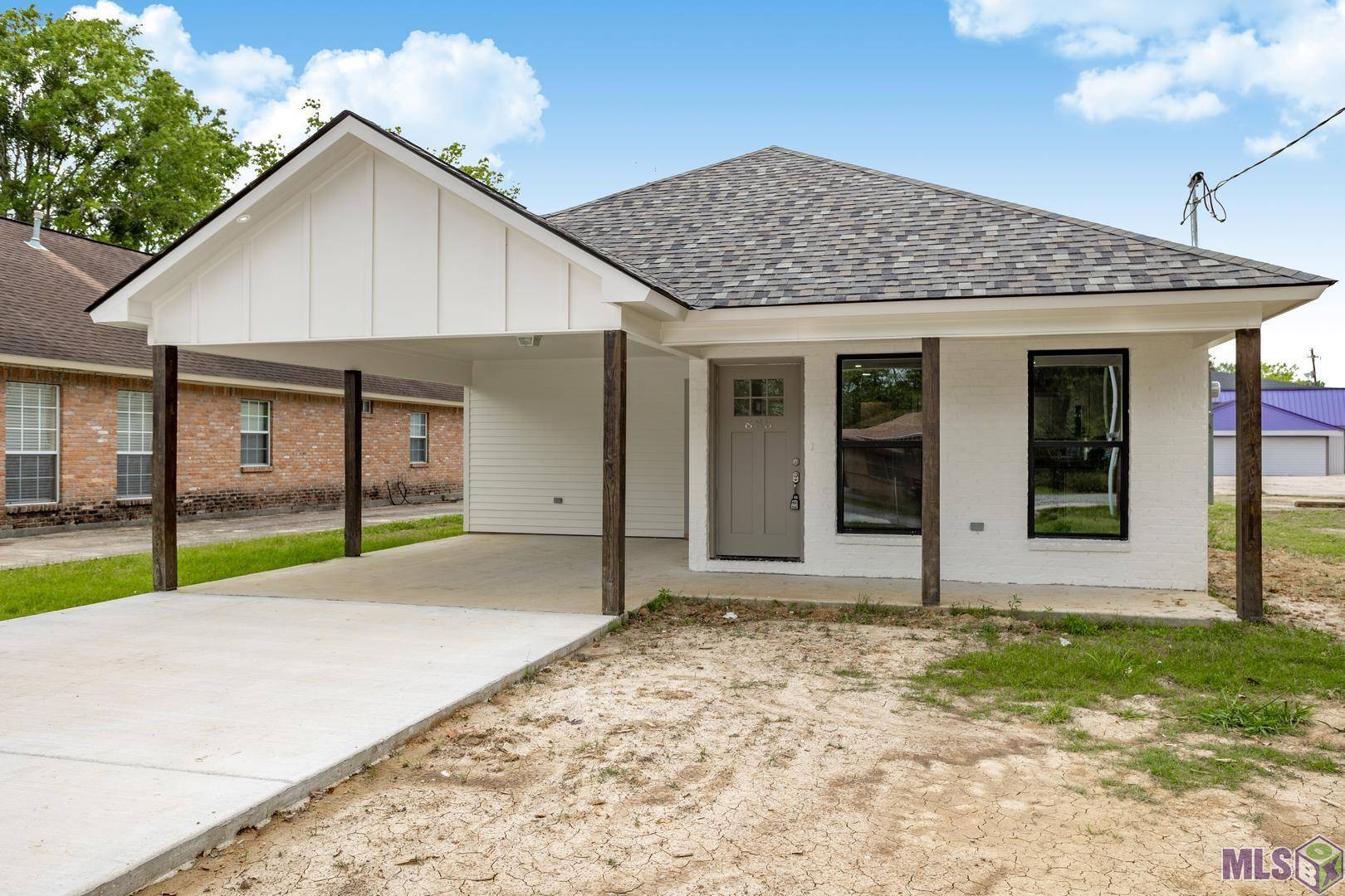 Port Allen, LA 70767,885 N 11th St