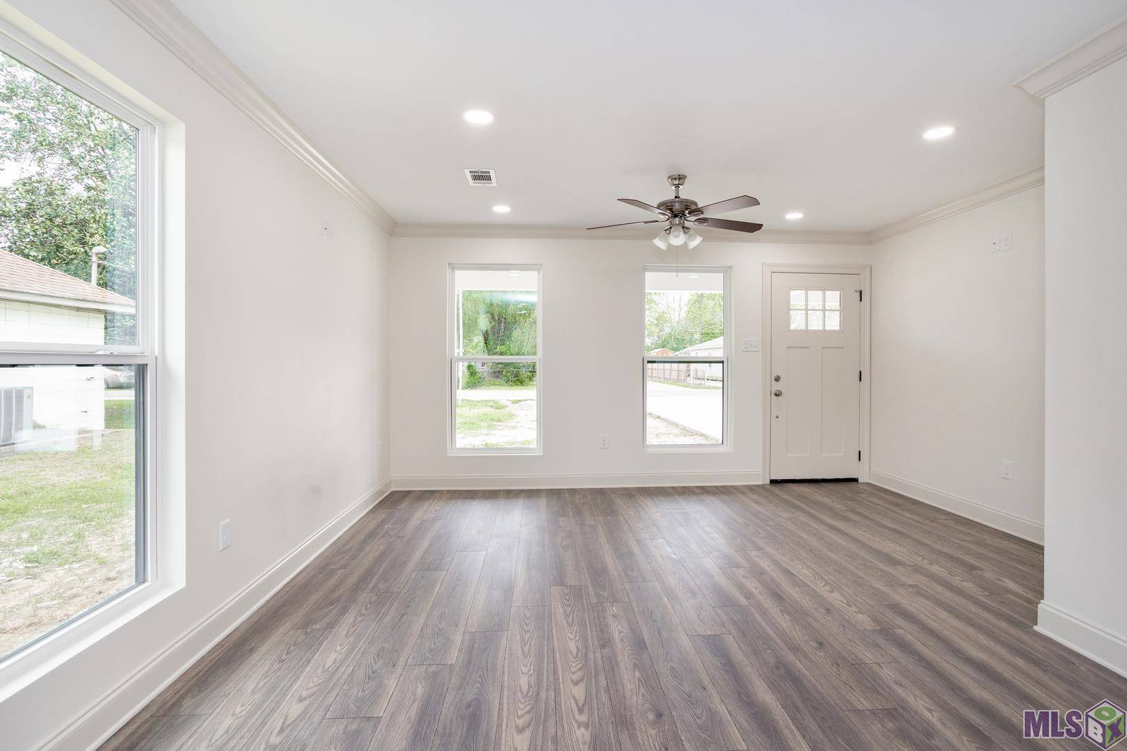 Port Allen, LA 70767,885 N 11th St