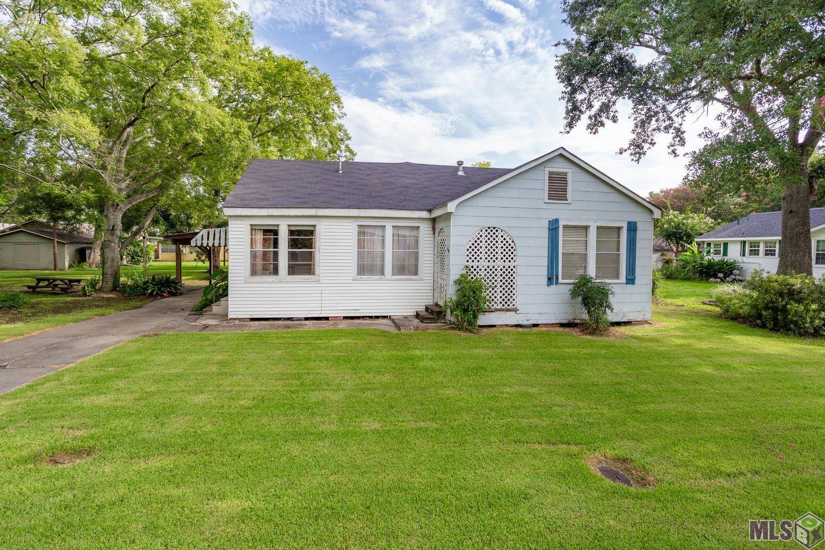 Port Allen, LA 70767,720 Avenue C