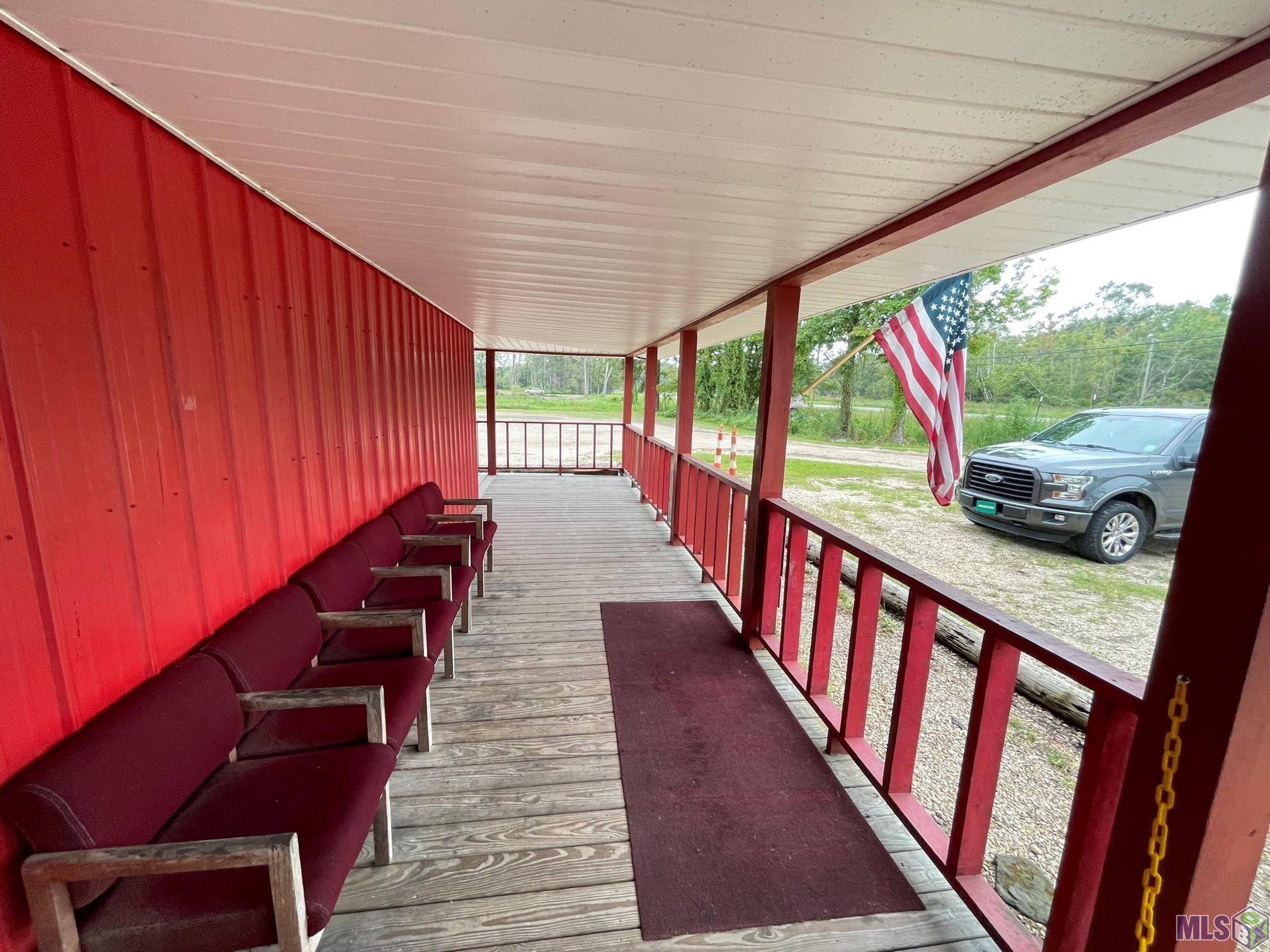 Holden, LA 70744,18056 Florida Blvd