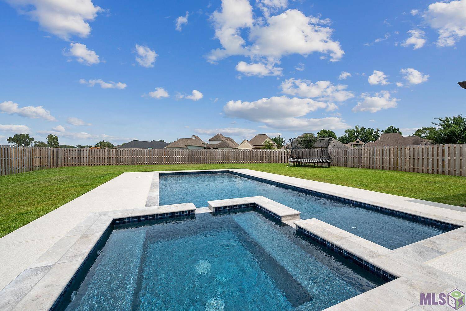 Zachary, LA 70791,7086 Fleur De Lis