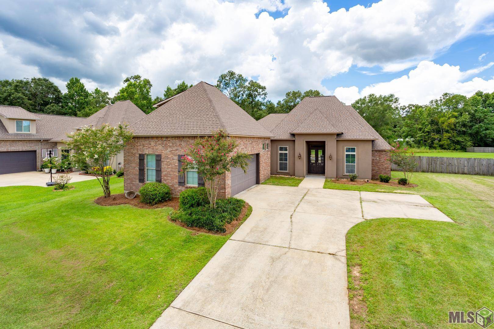 Baton Rouge, LA 70817,16112 Magnolia Bluff Ct