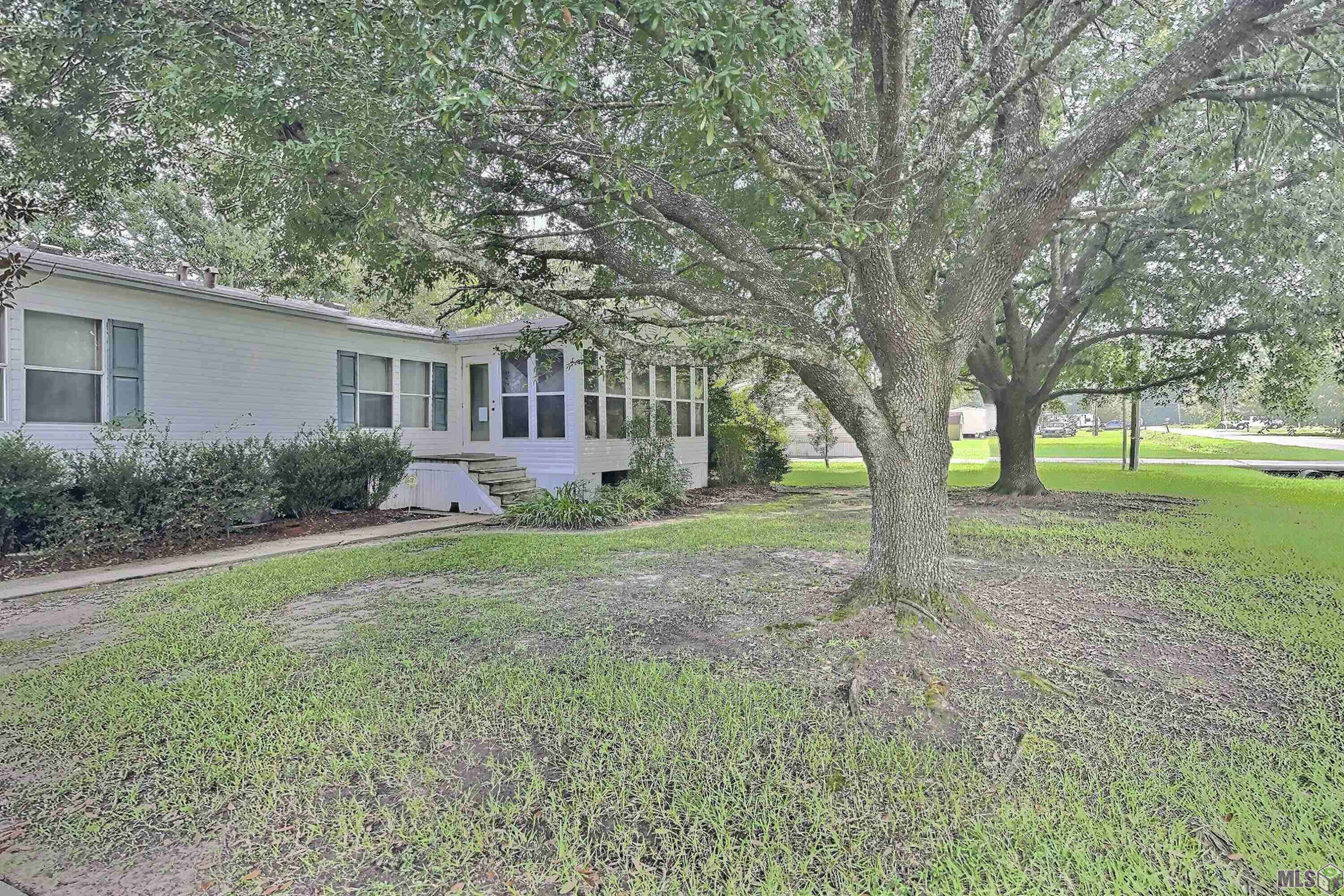 Sorrento, LA 70778,8346 Annie Oak Dr