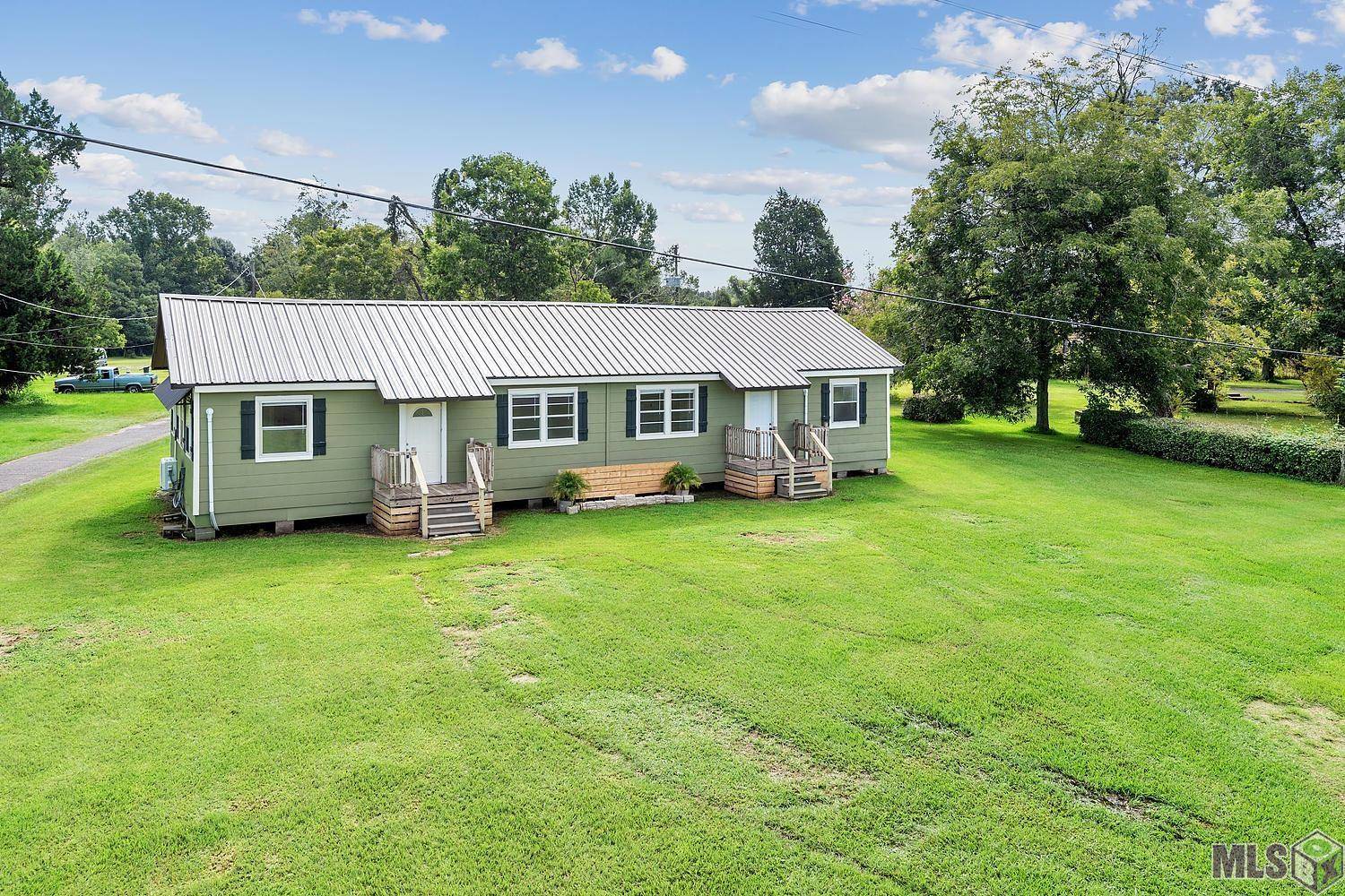 Zachary, LA 70791,21102/21104 Samuels Rd