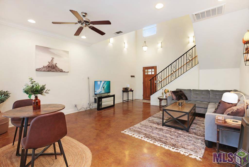 Baton Rouge, LA 70820,8000 Stonelake Village Ave ##702