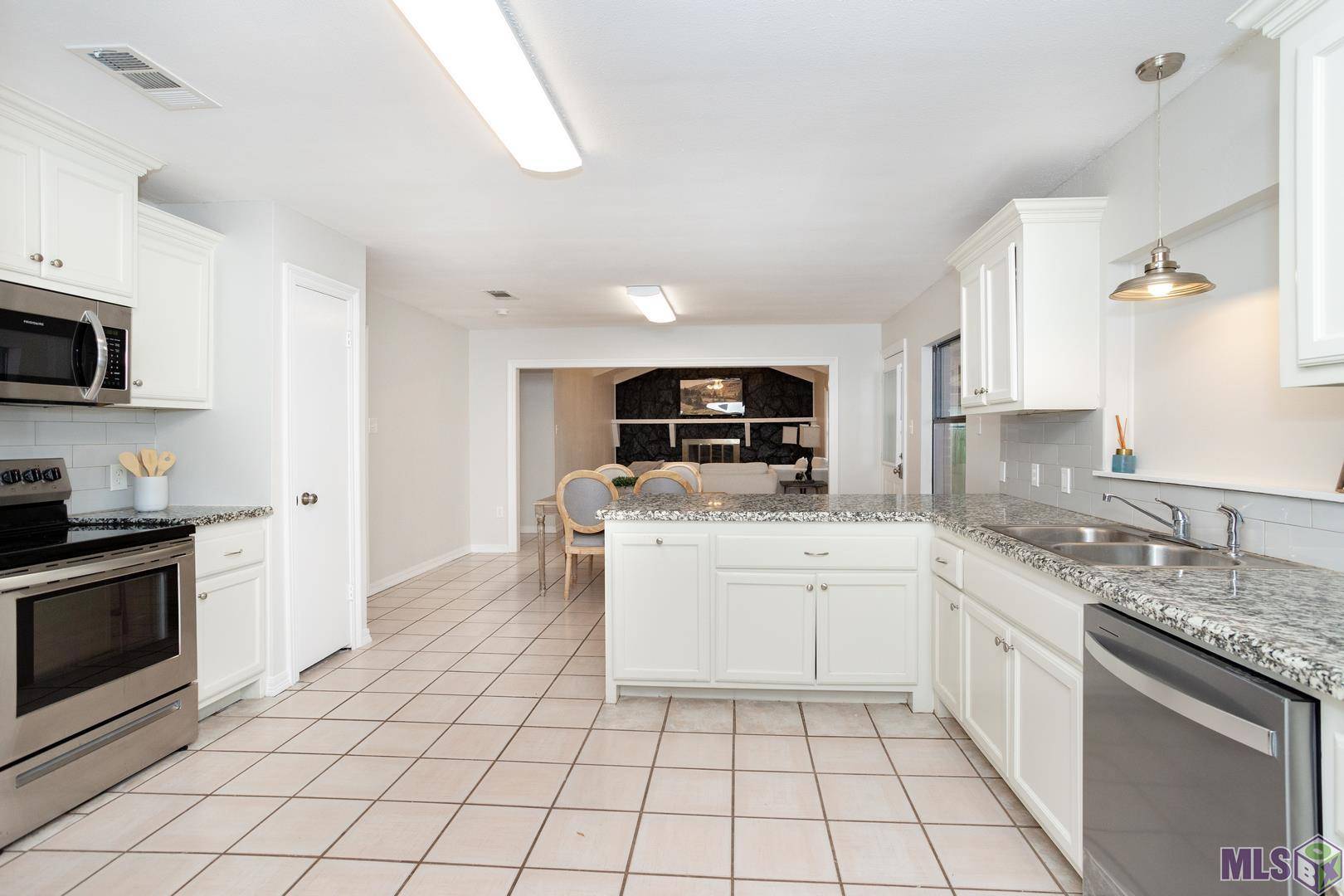 Baker, LA 70714,13821 Oak Bend Dr