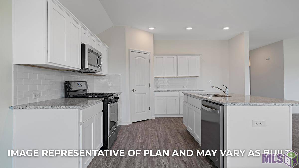 Vacherie, LA 70090,23106 Riverbank St