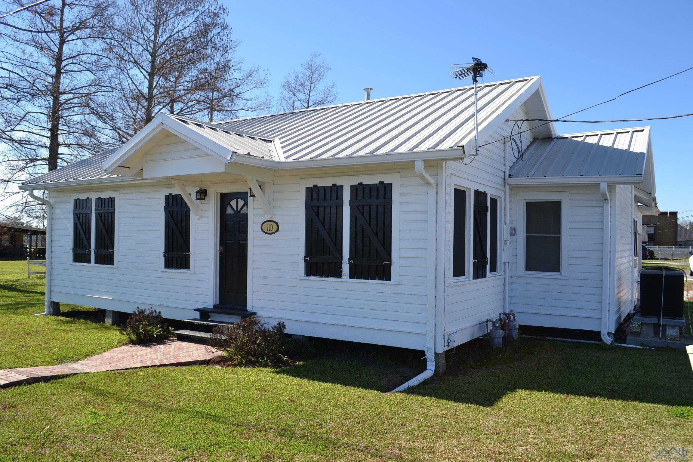 Larose, LA 70373,110 Canal Place