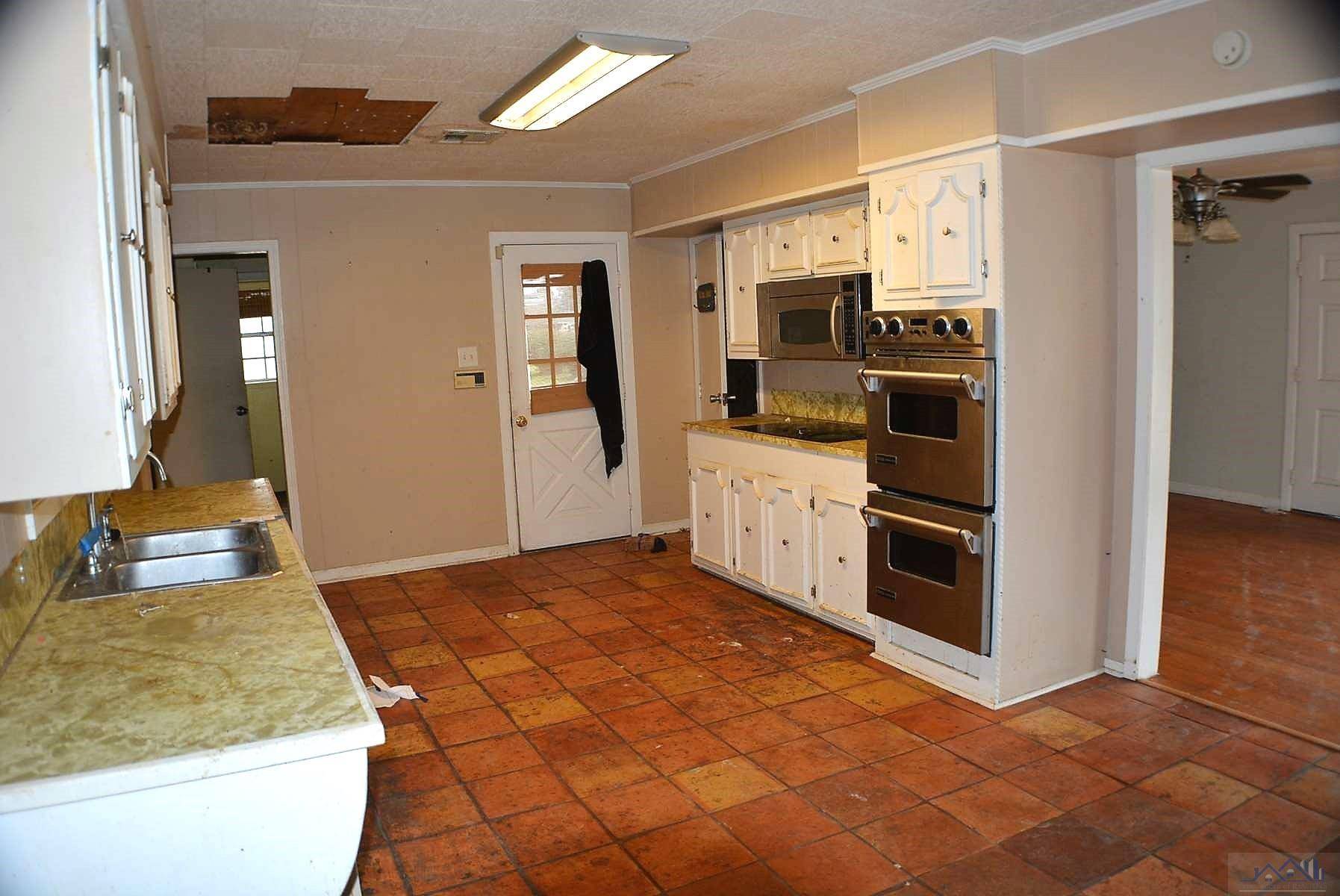 Labadieville, LA 70372,300 Cherry St