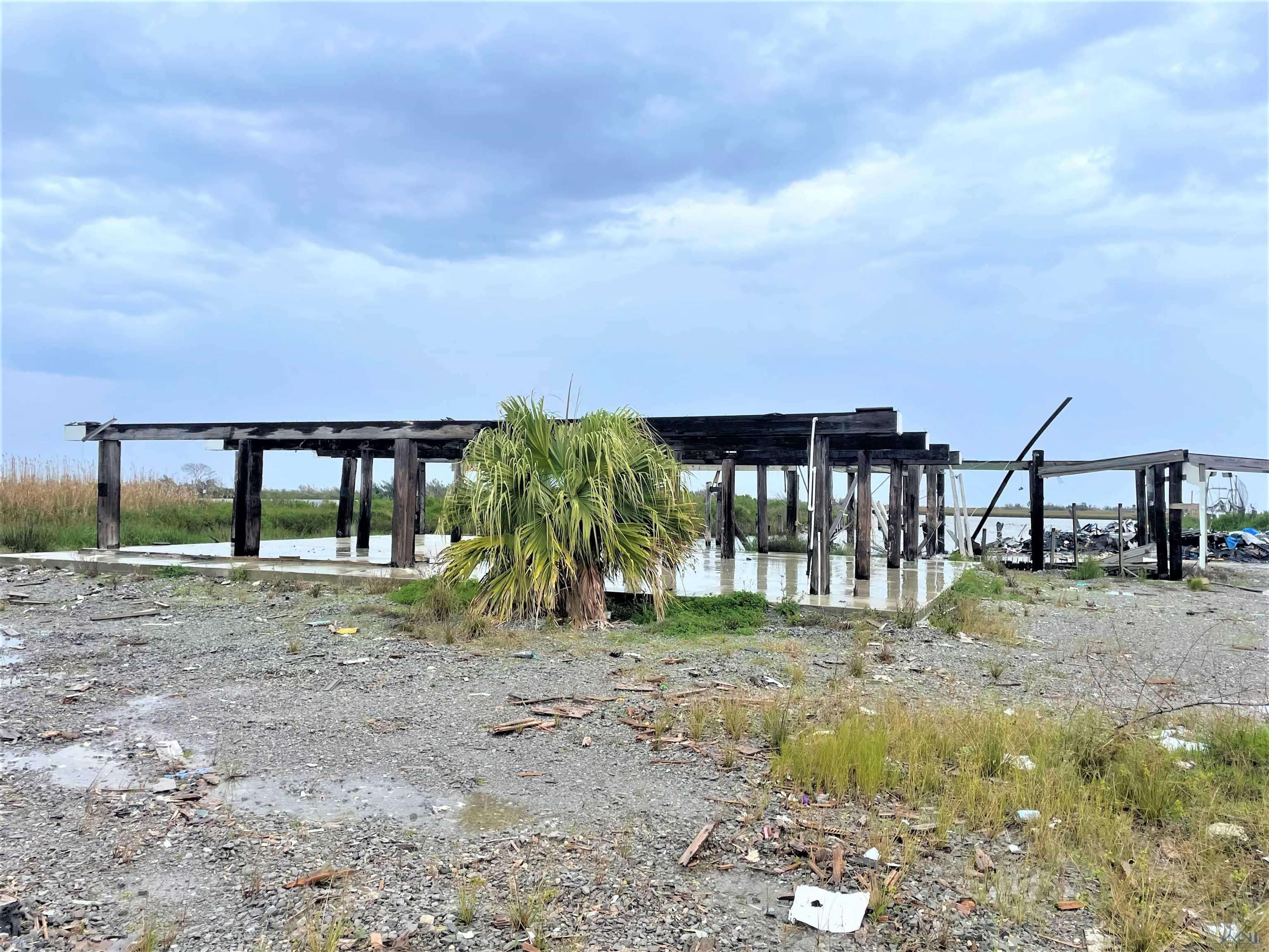 Leeville, LA 70357,24143 Highway 1