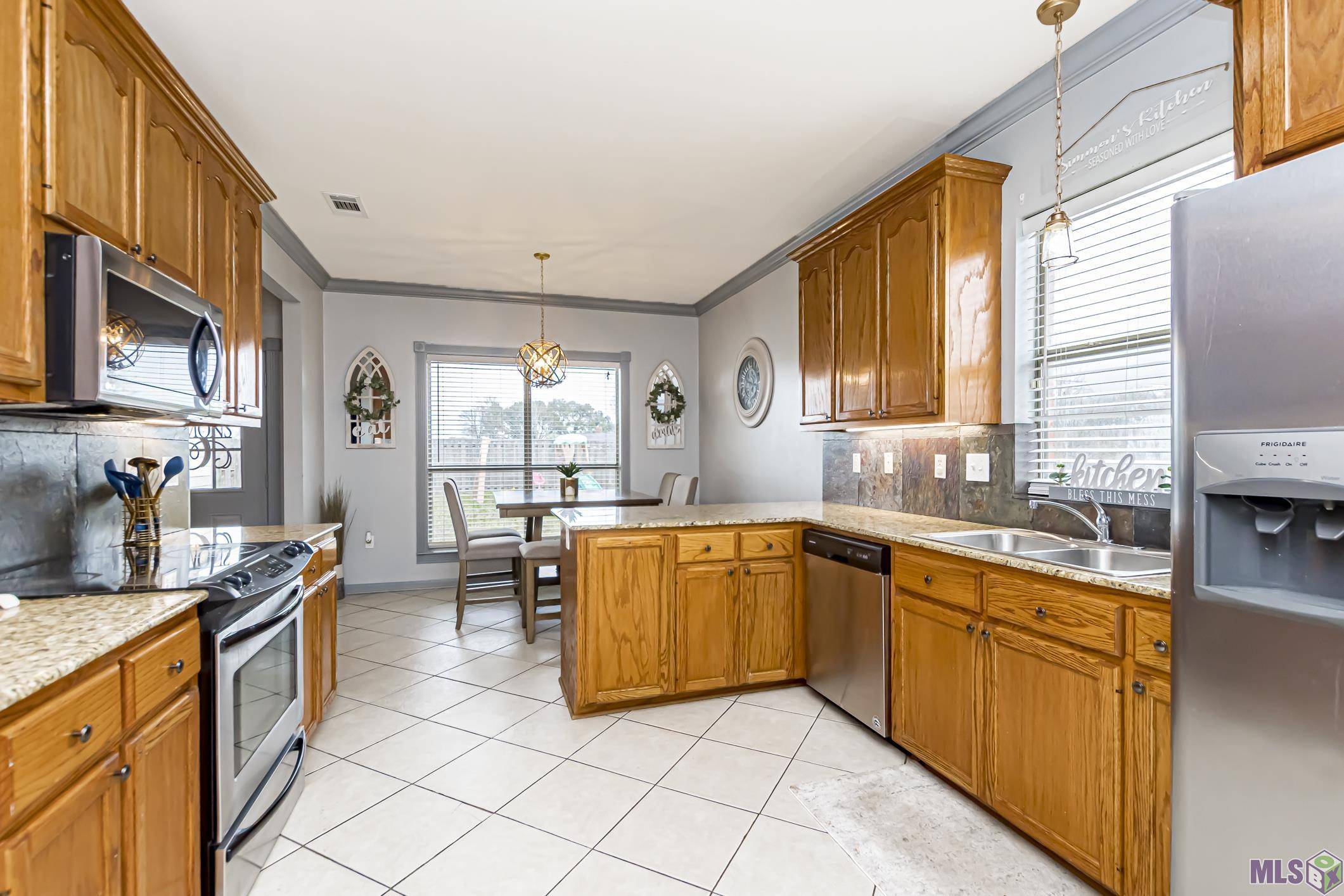 Zachary, LA 70791,2723 Old Towne Rd