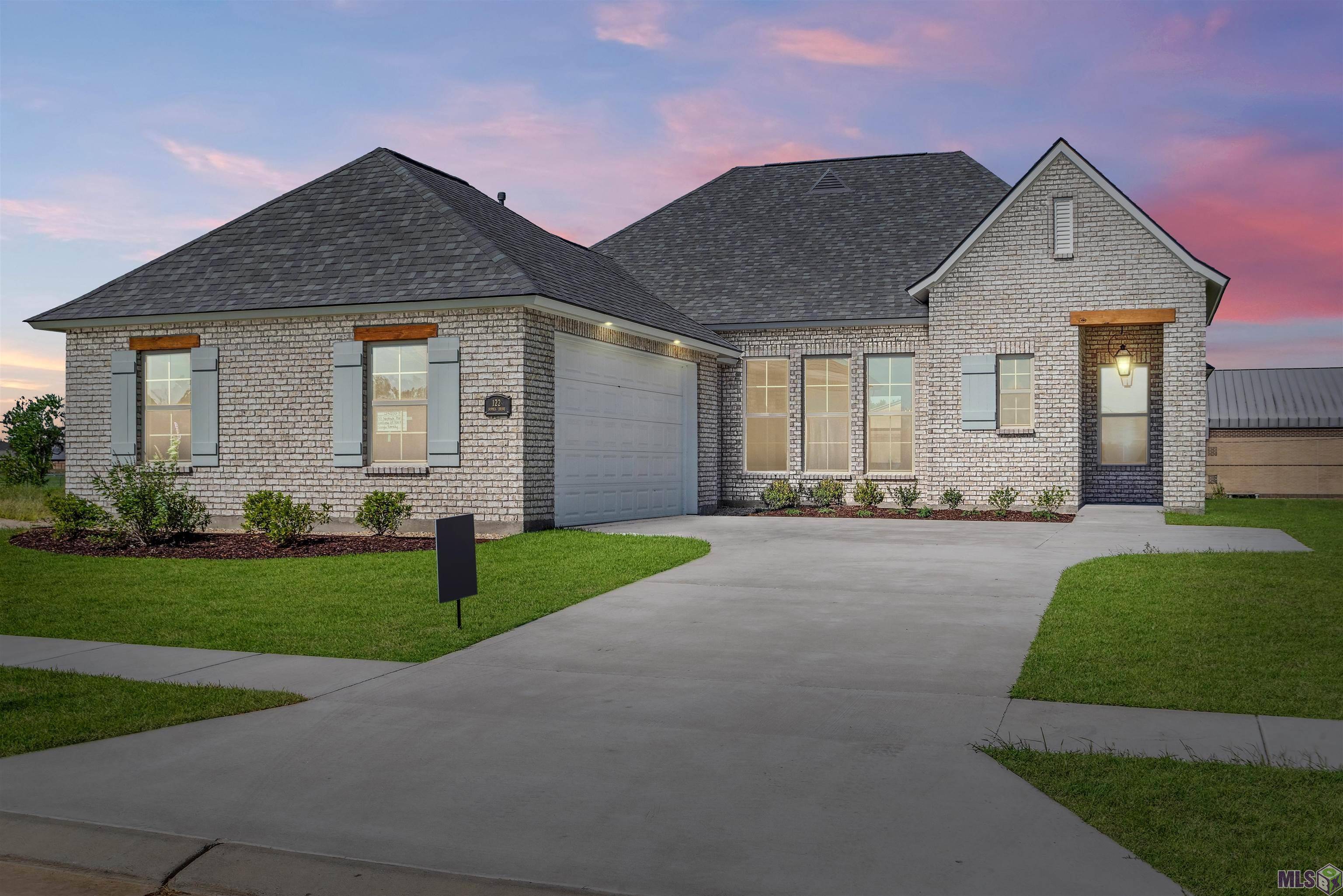 Luling, LA 70070,122 Sophia Drive