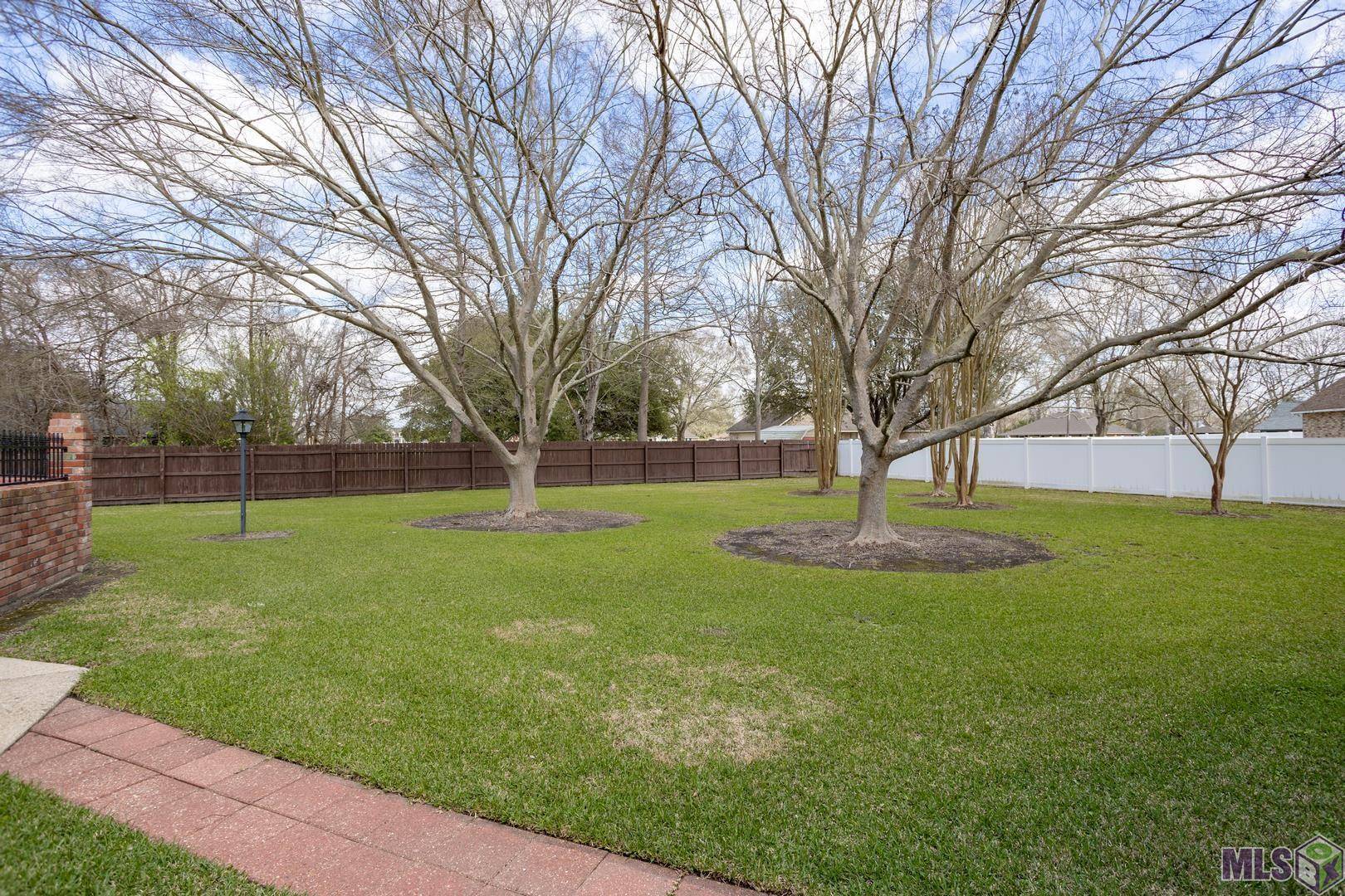 Port Allen, LA 70767,727 Brantford Dr