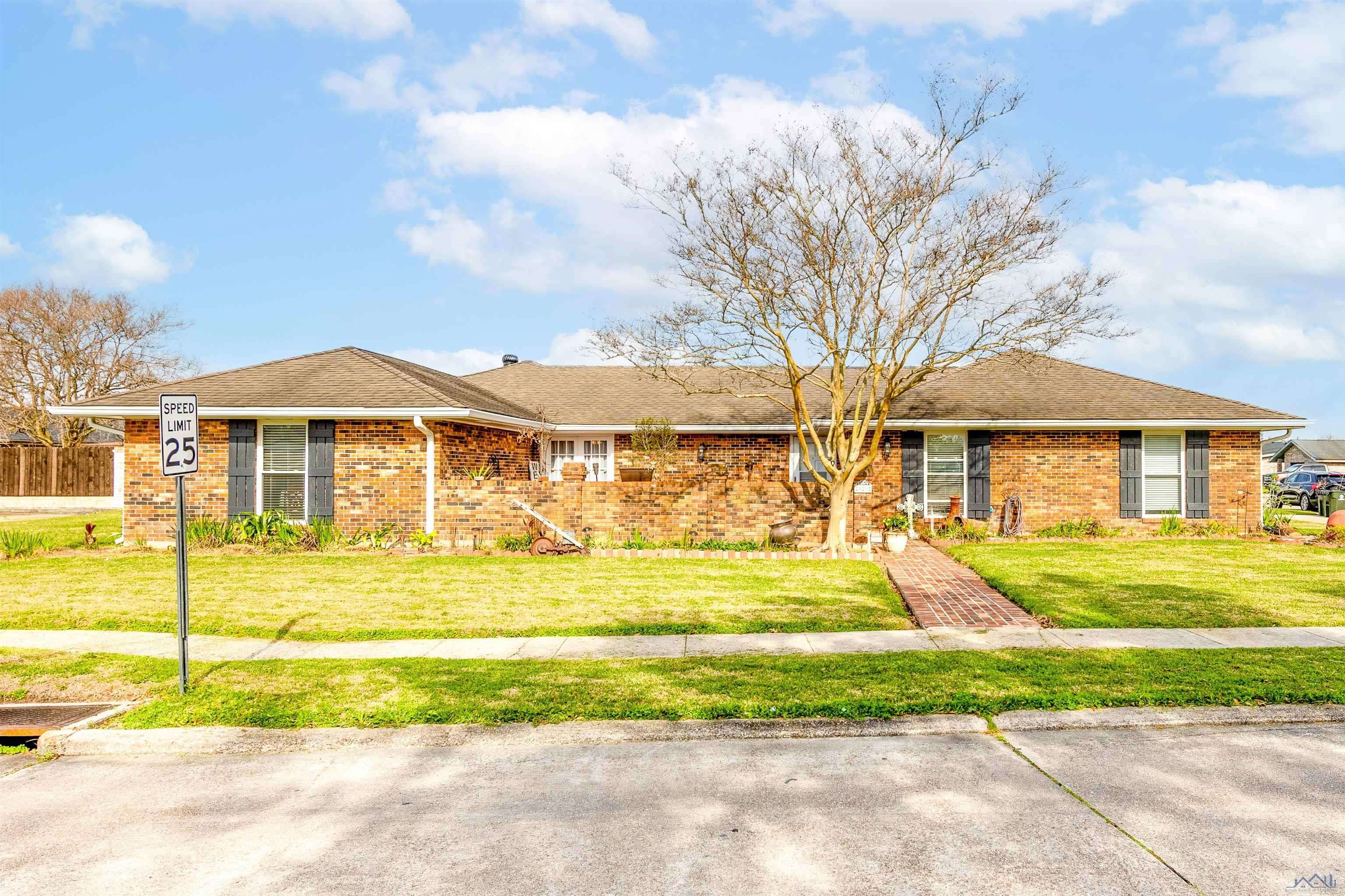 Houma, LA 70364,929 Eagle Dr