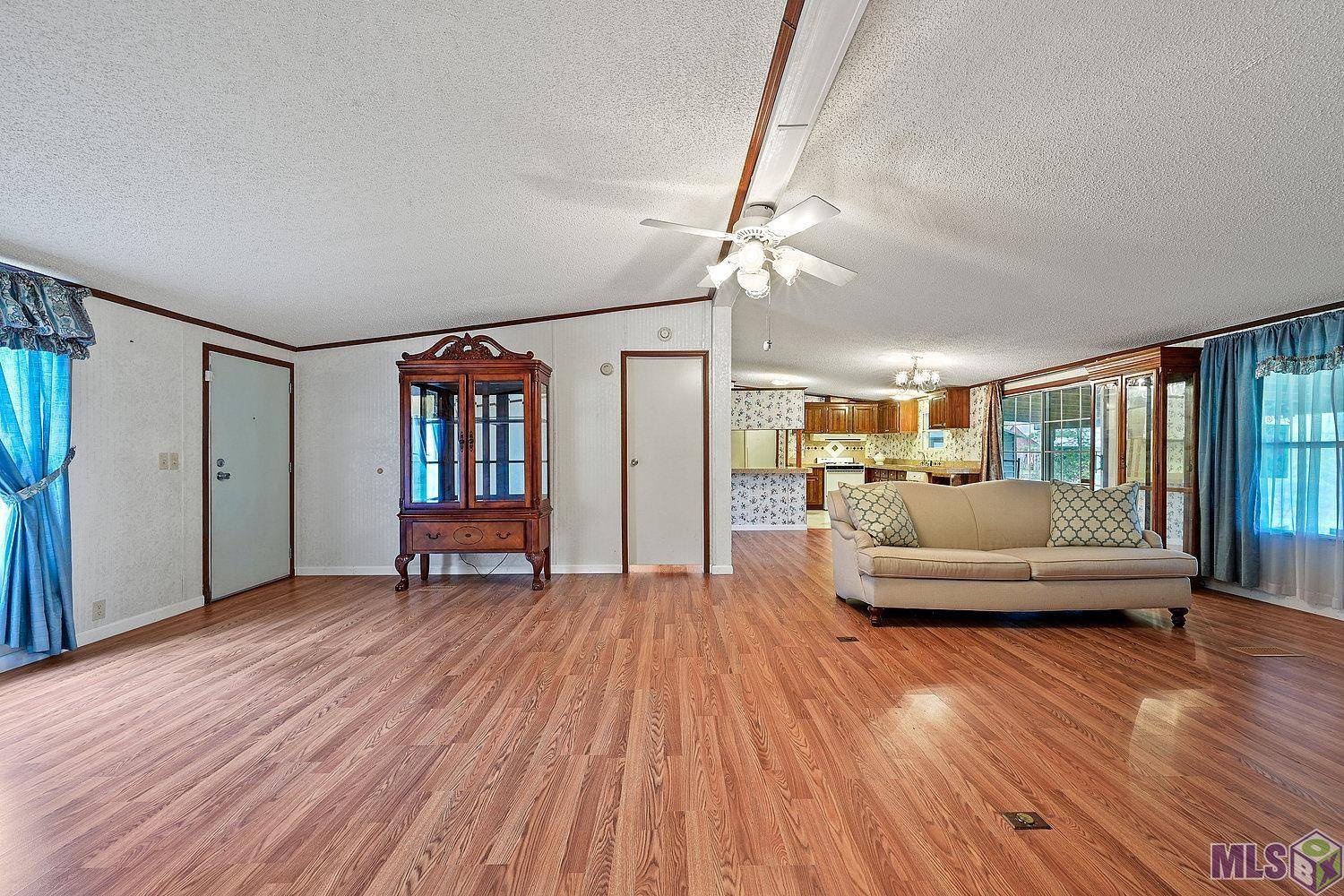 Pride, LA 70770,15333 White Oak Run Dr