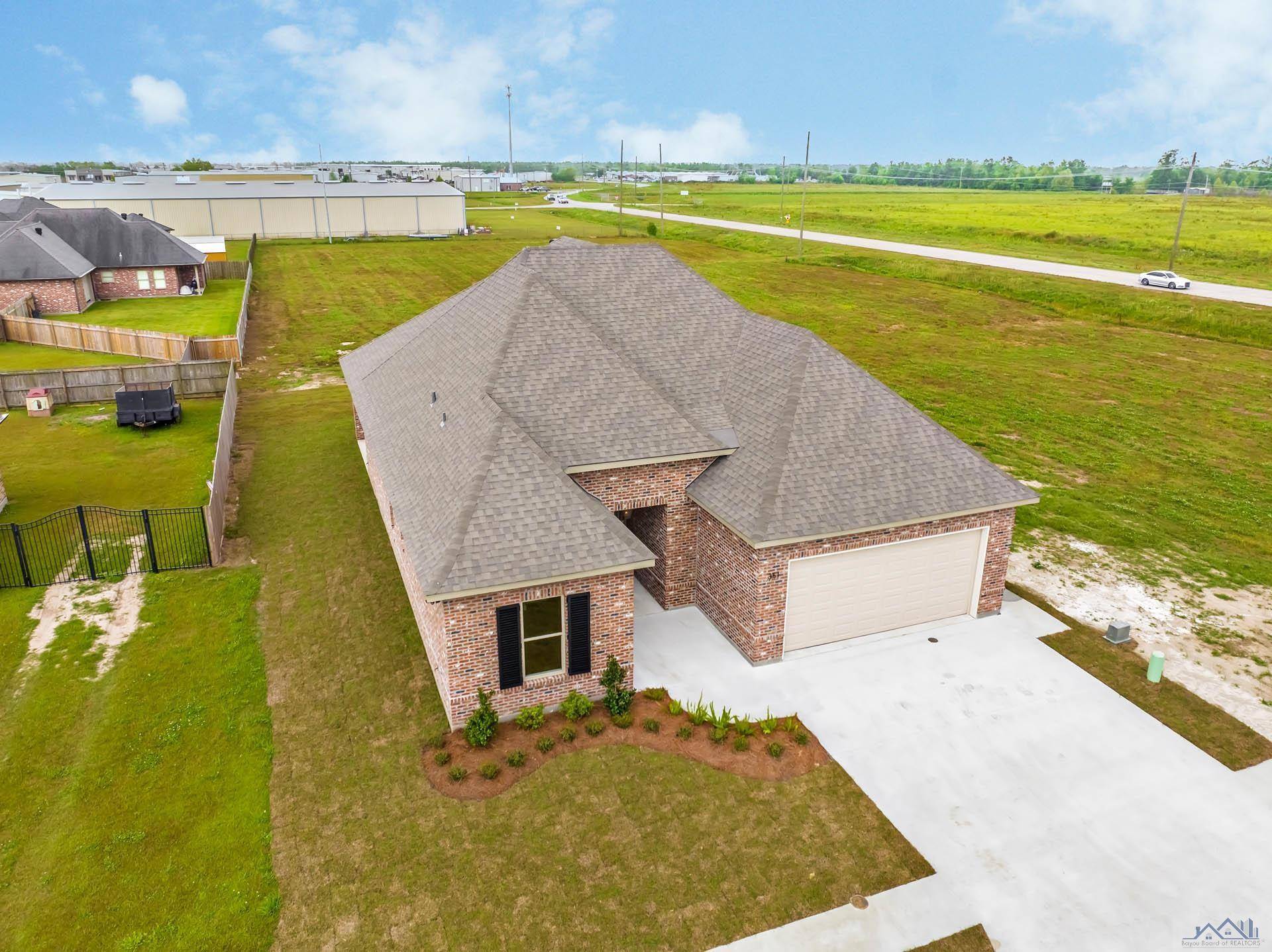 Houma, LA 70360,351 Ravensaide Drive
