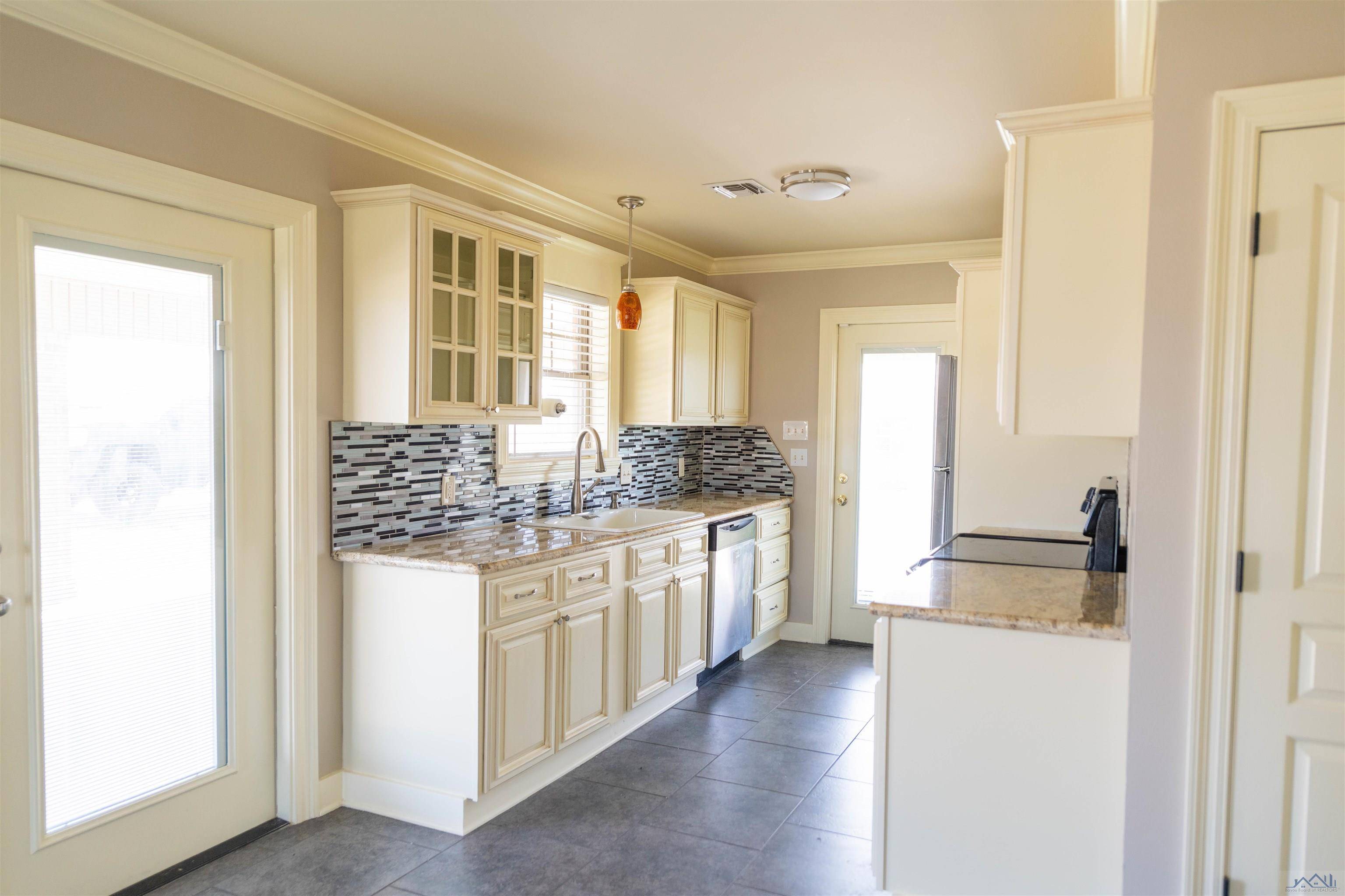 Raceland, LA 70394,338 Landmark Dr