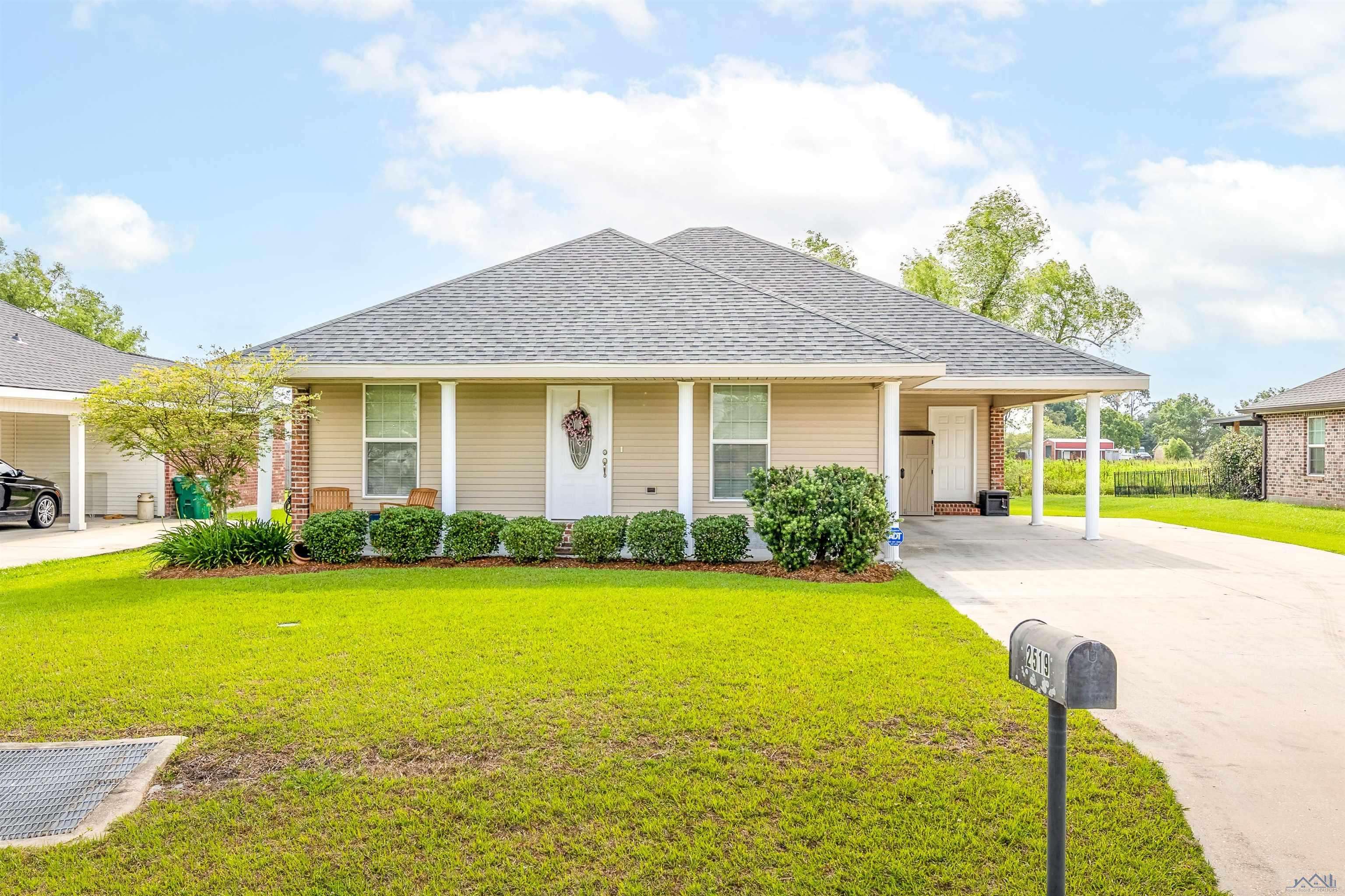 Thibodaux, LA 70301,2519 Pineridge Street