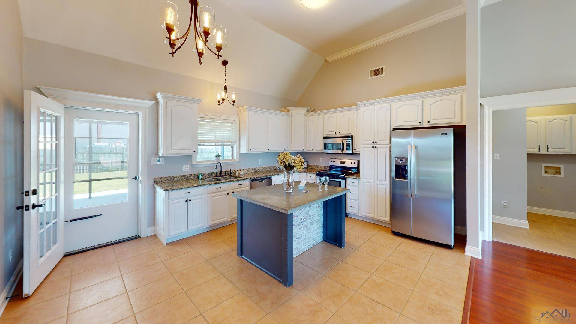 Thibodaux, LA 70301,113 Cane Break Dr