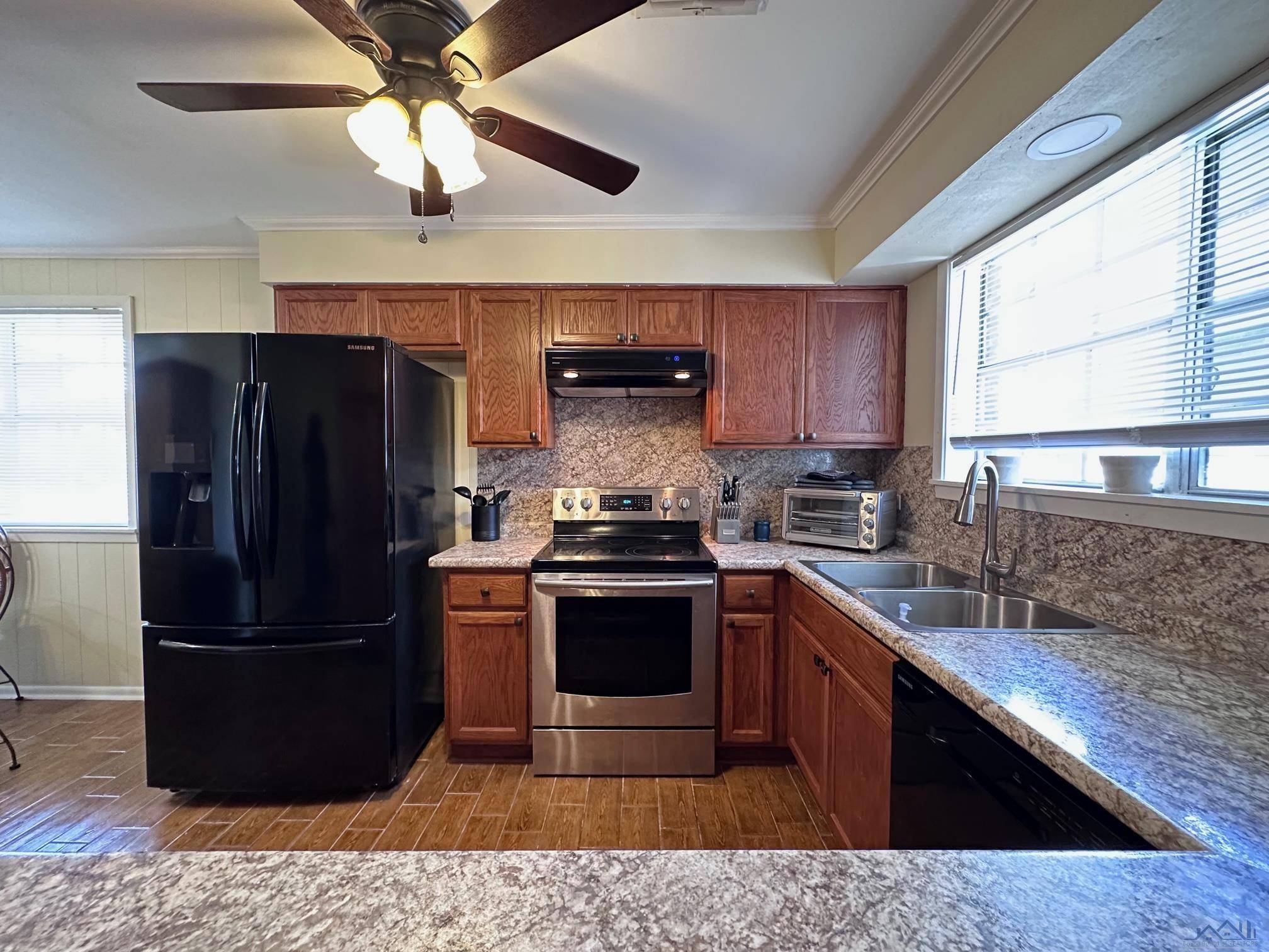 Raceland, LA 70394,122 Elm Dr